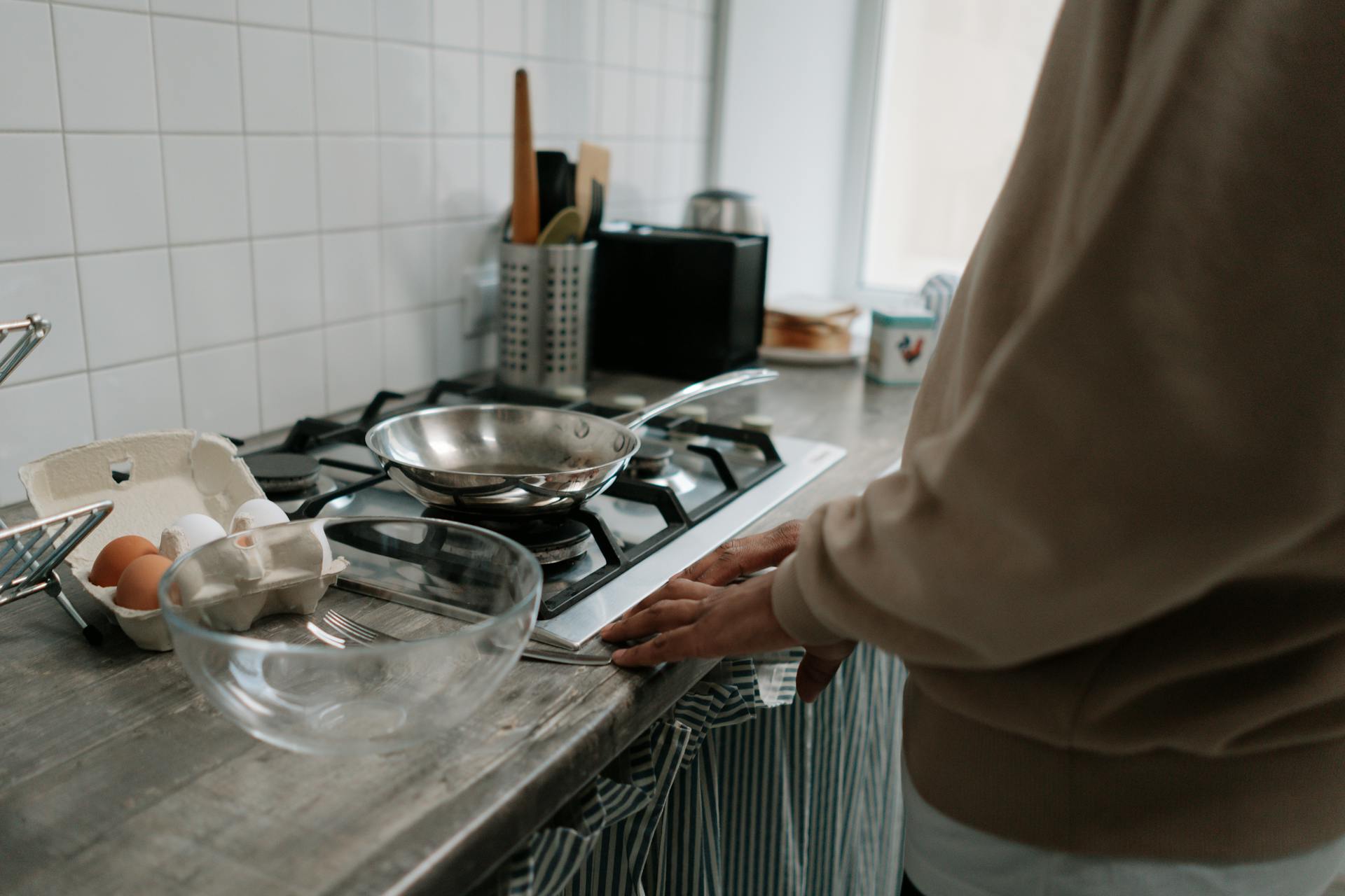 A man in the kitchen | Source: Pexels