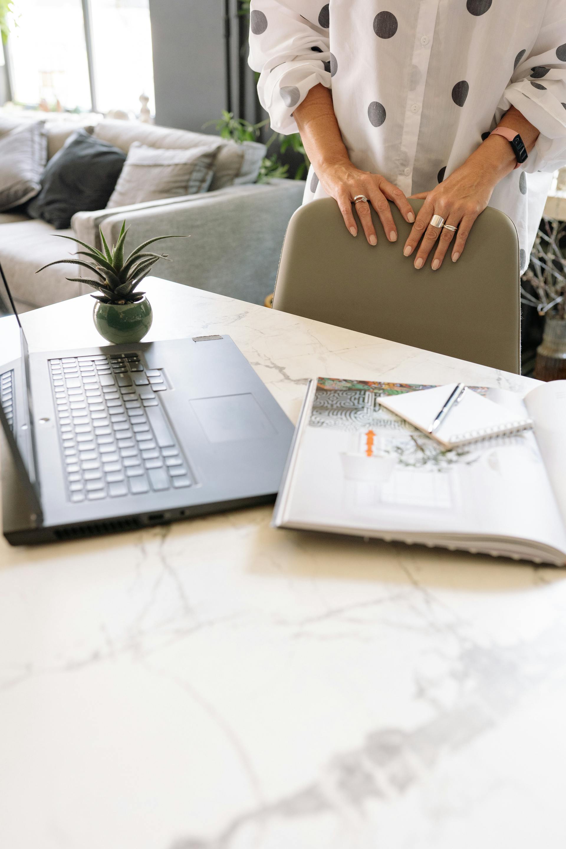 A laptop open on a desk | Source: Pexels