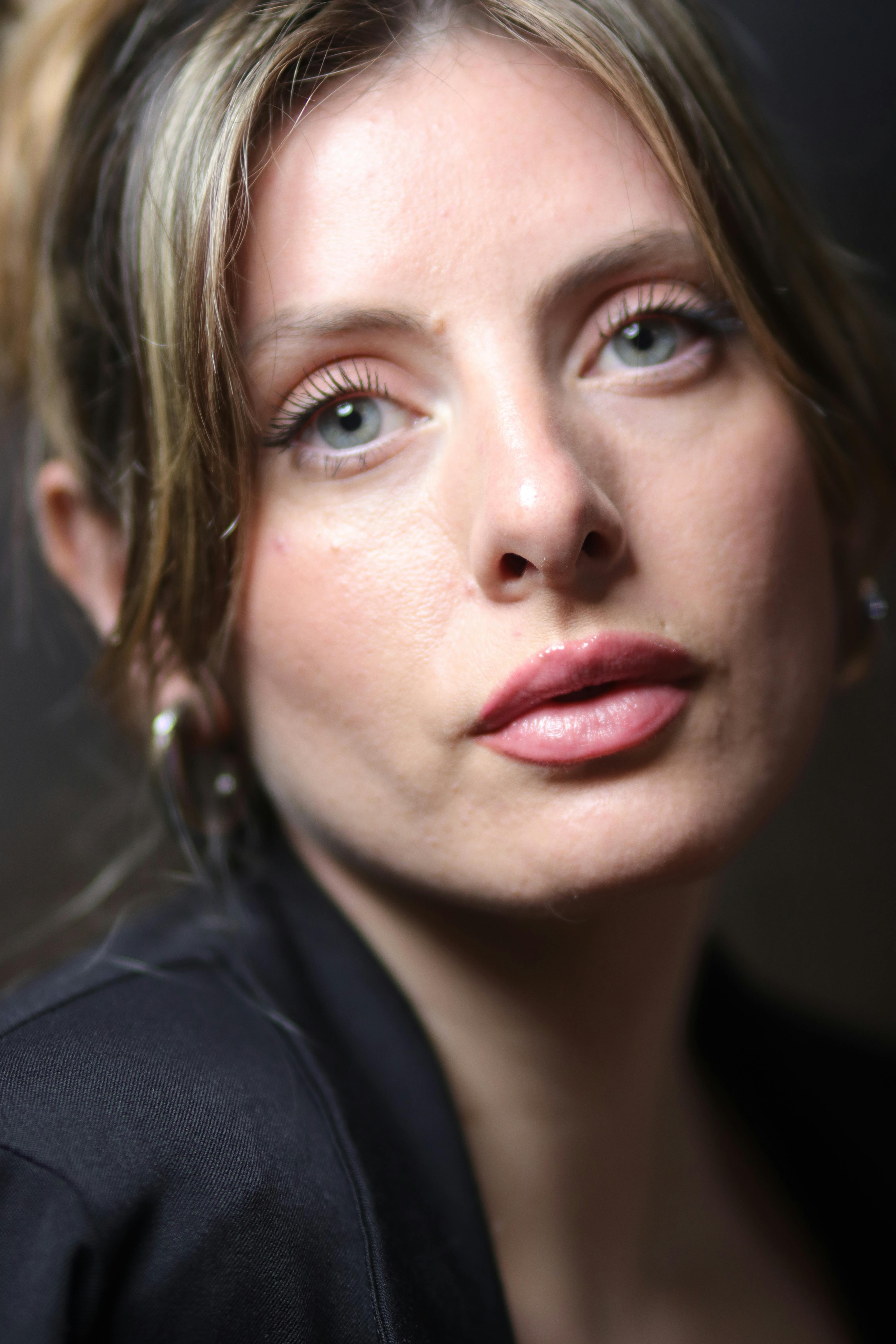 A close-up of a woman's serious face | Source: Pexels