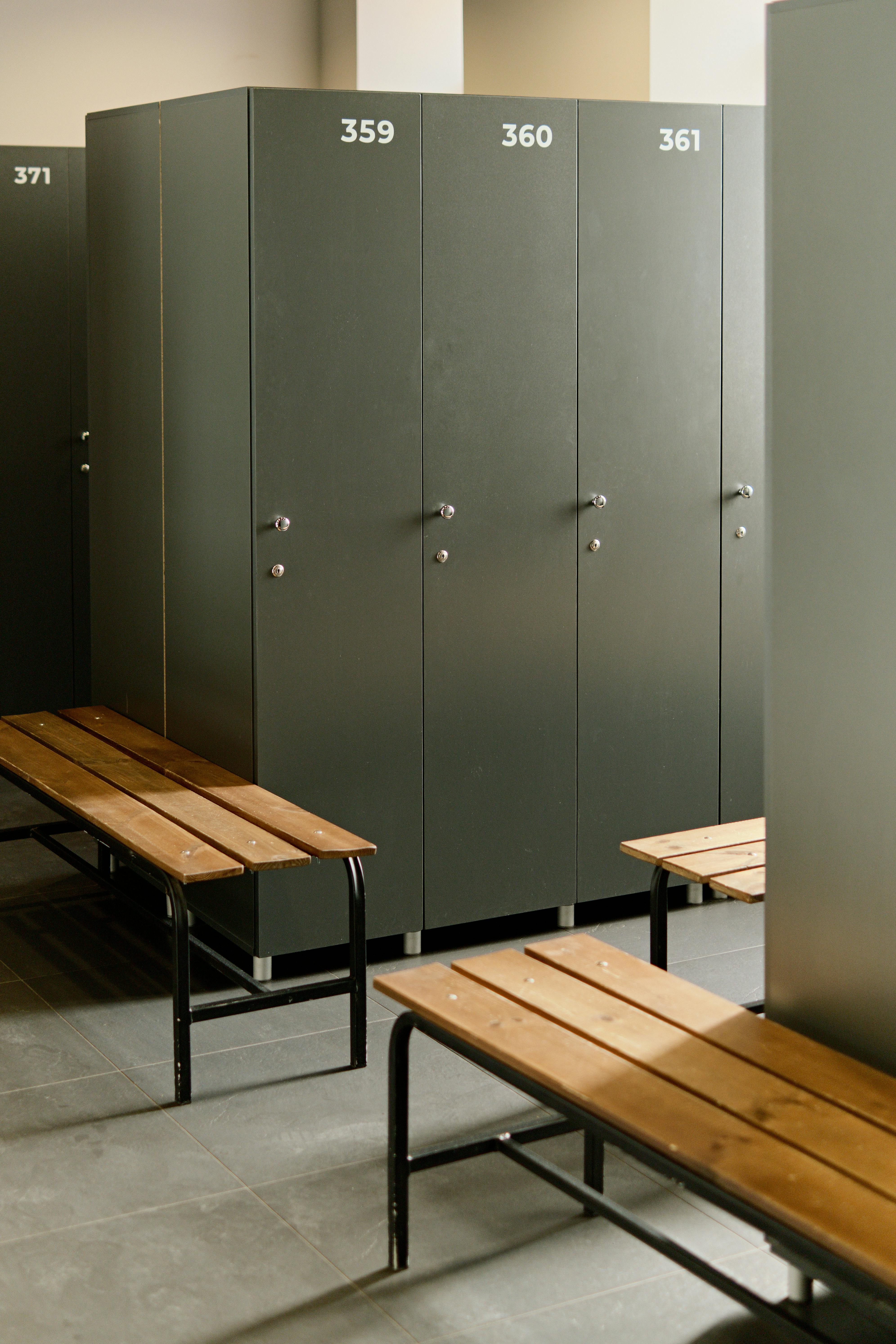 Locker rooms at a gym | Source: Pexels