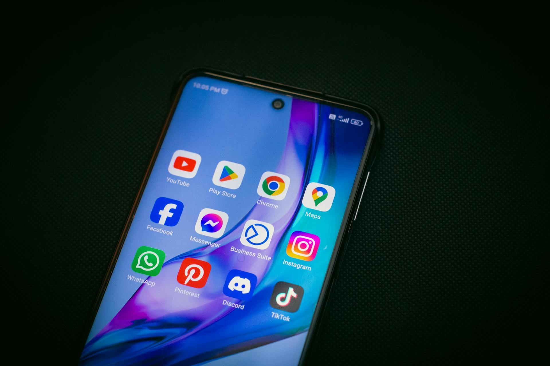 Social media apps on a phone | Source: Pexels
