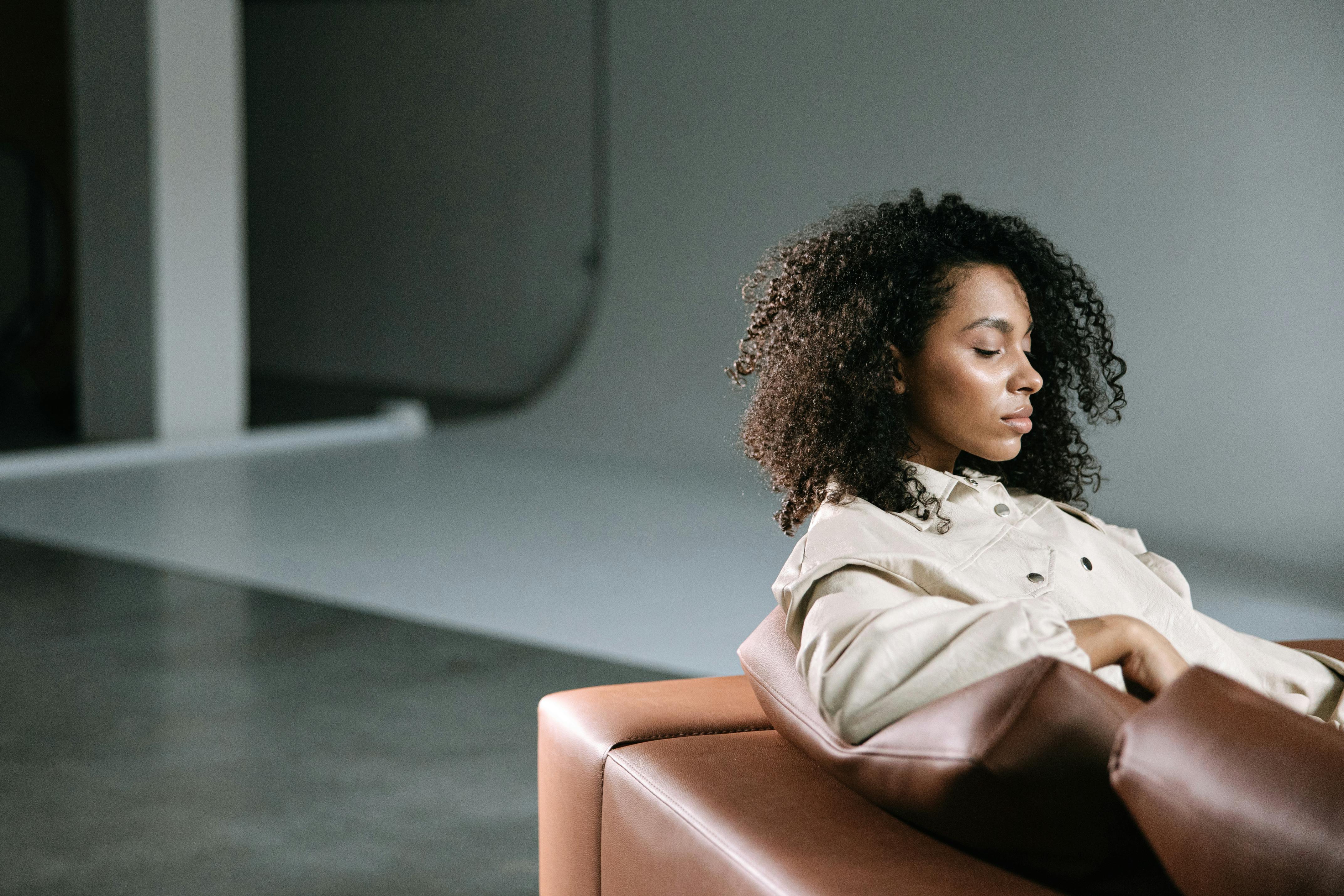 A woman plotting something | Source: Pexels