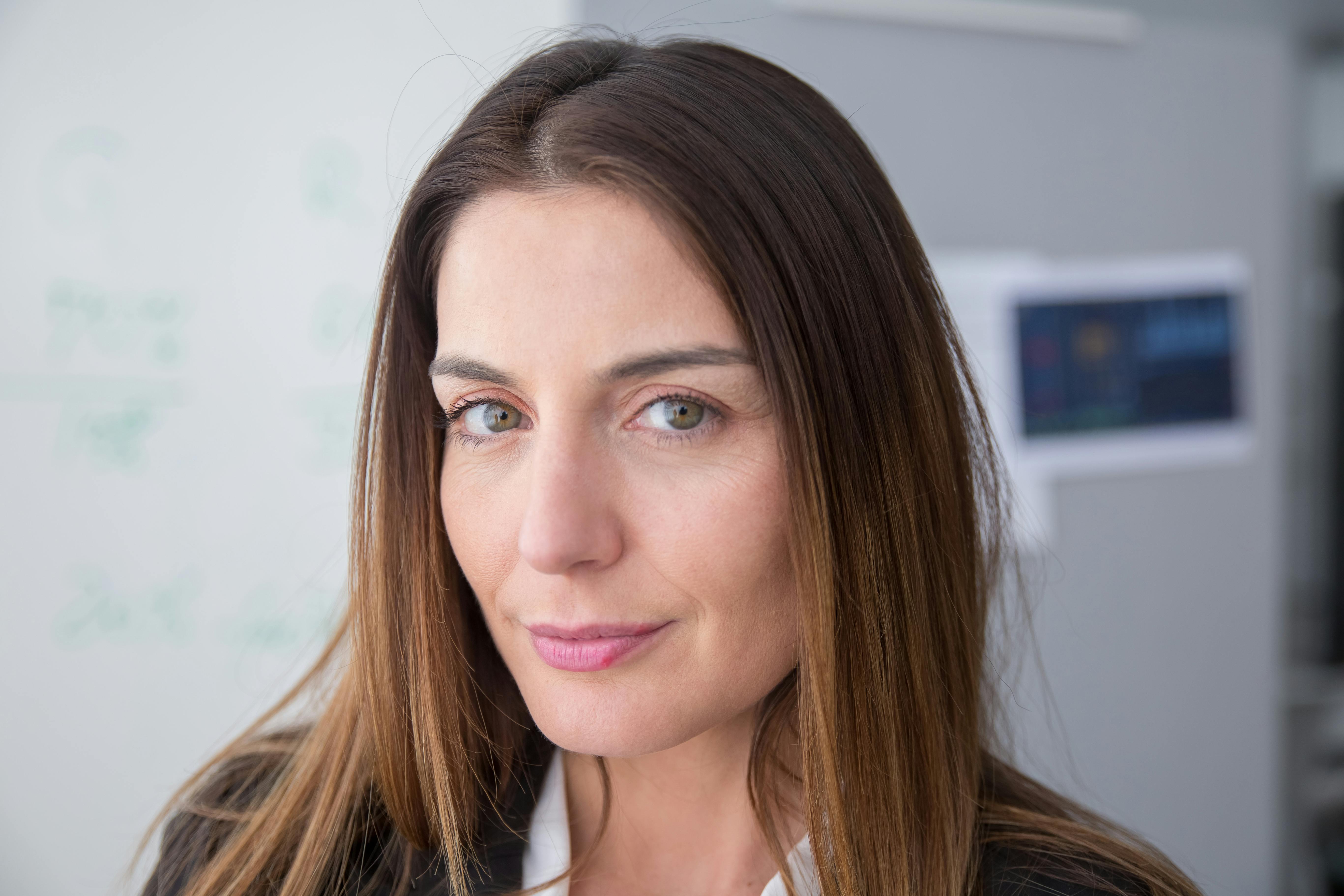 A woman who looks suspicious | Source: Pexels