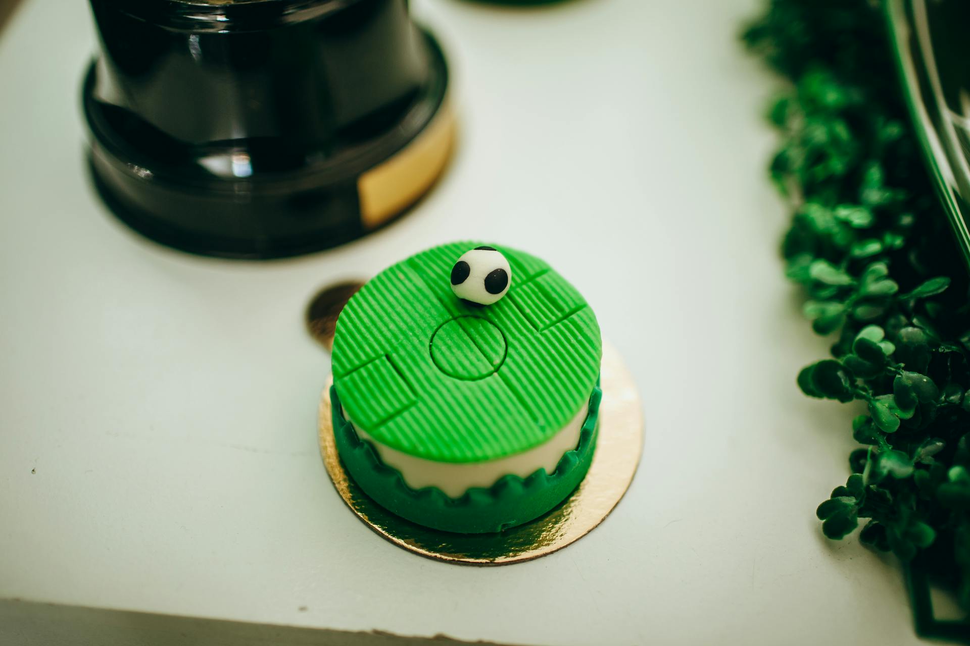 A soccer themed birthday cake | Source: Pexels