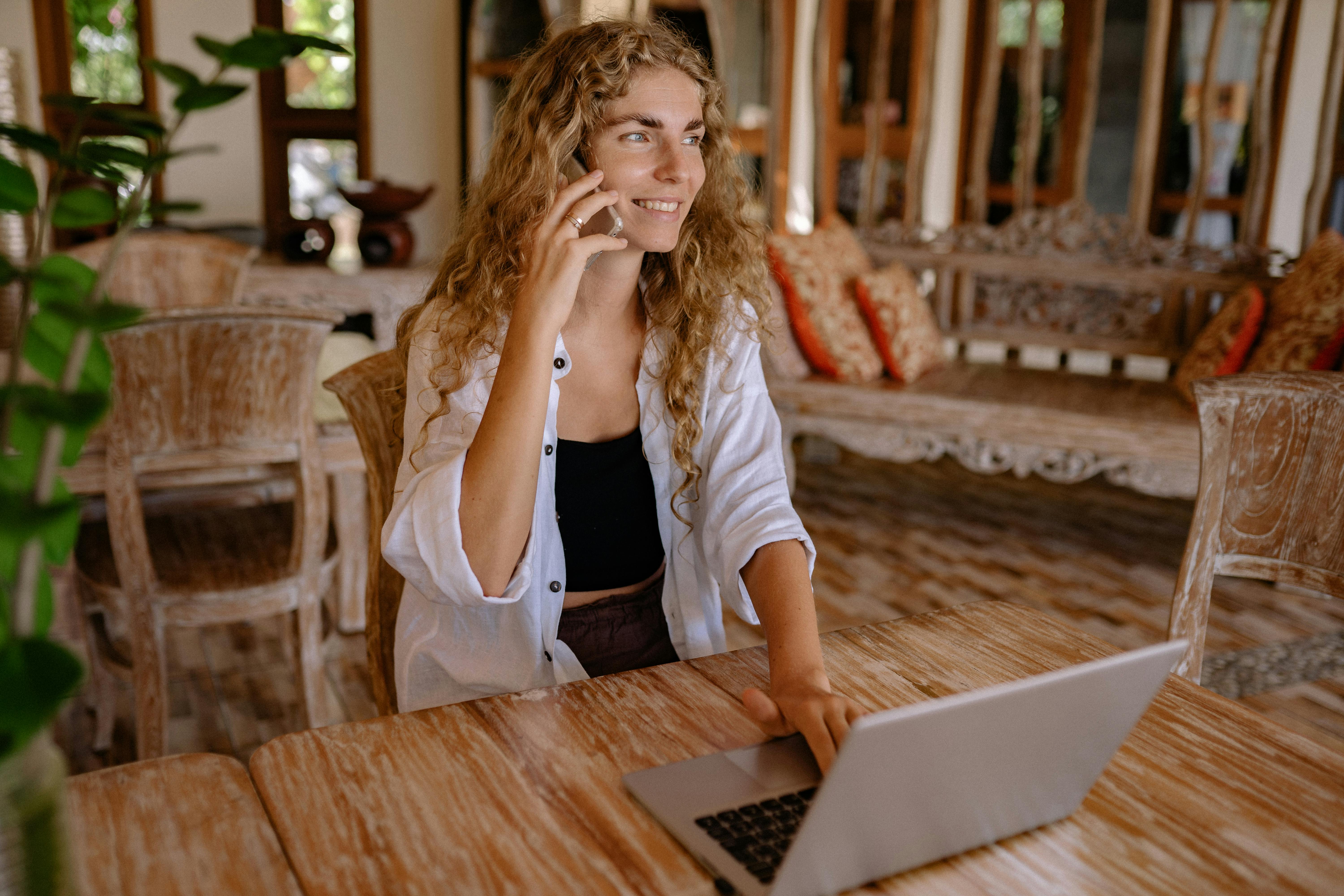 A happy woman on a call | Source: Pexels