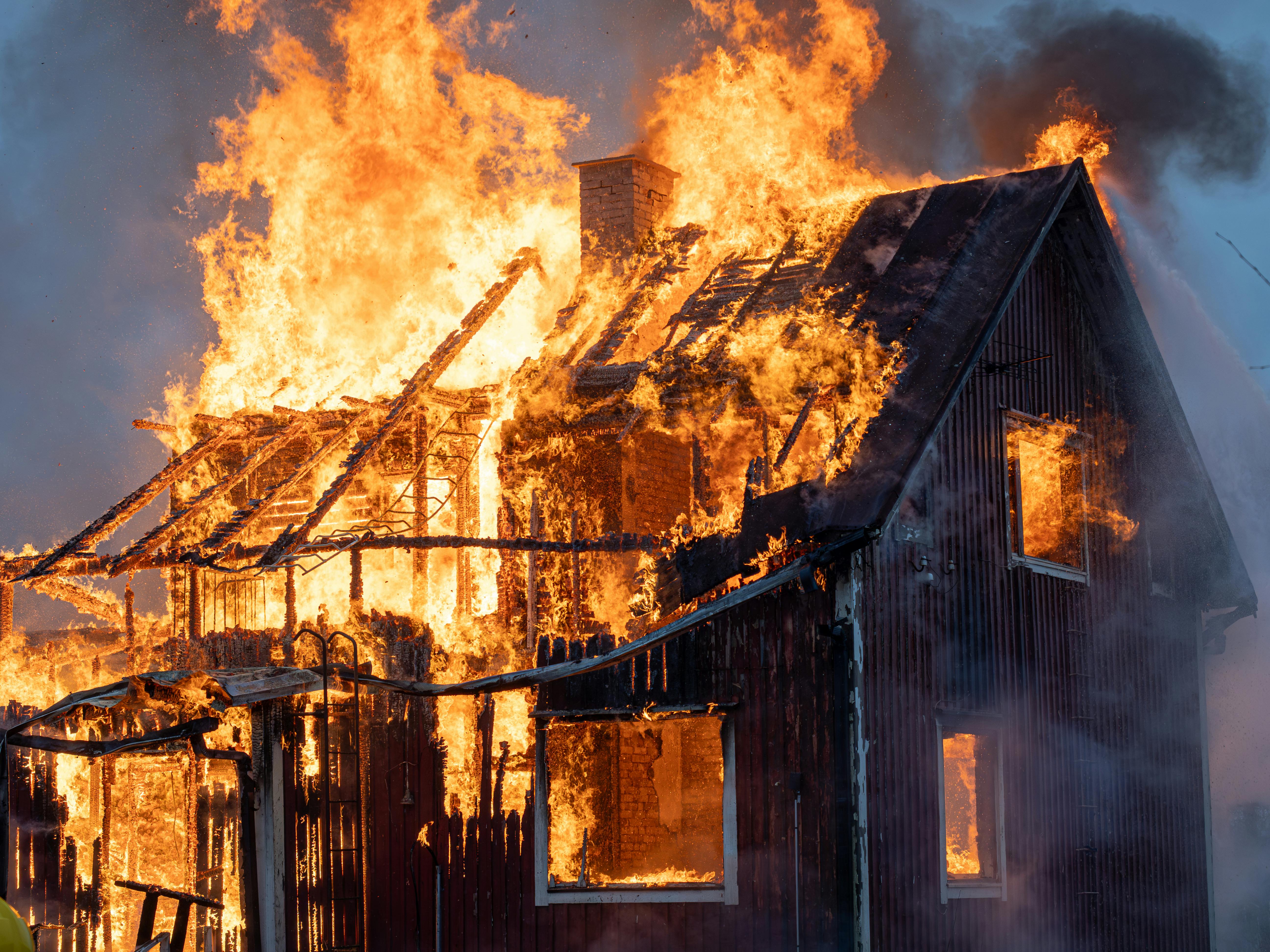 House on fire | Source: Pexels