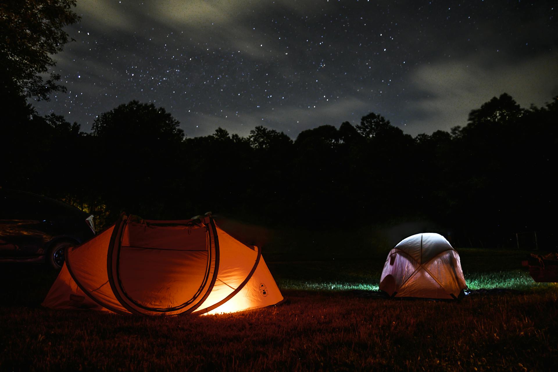 Camps at night | Source: Pexels