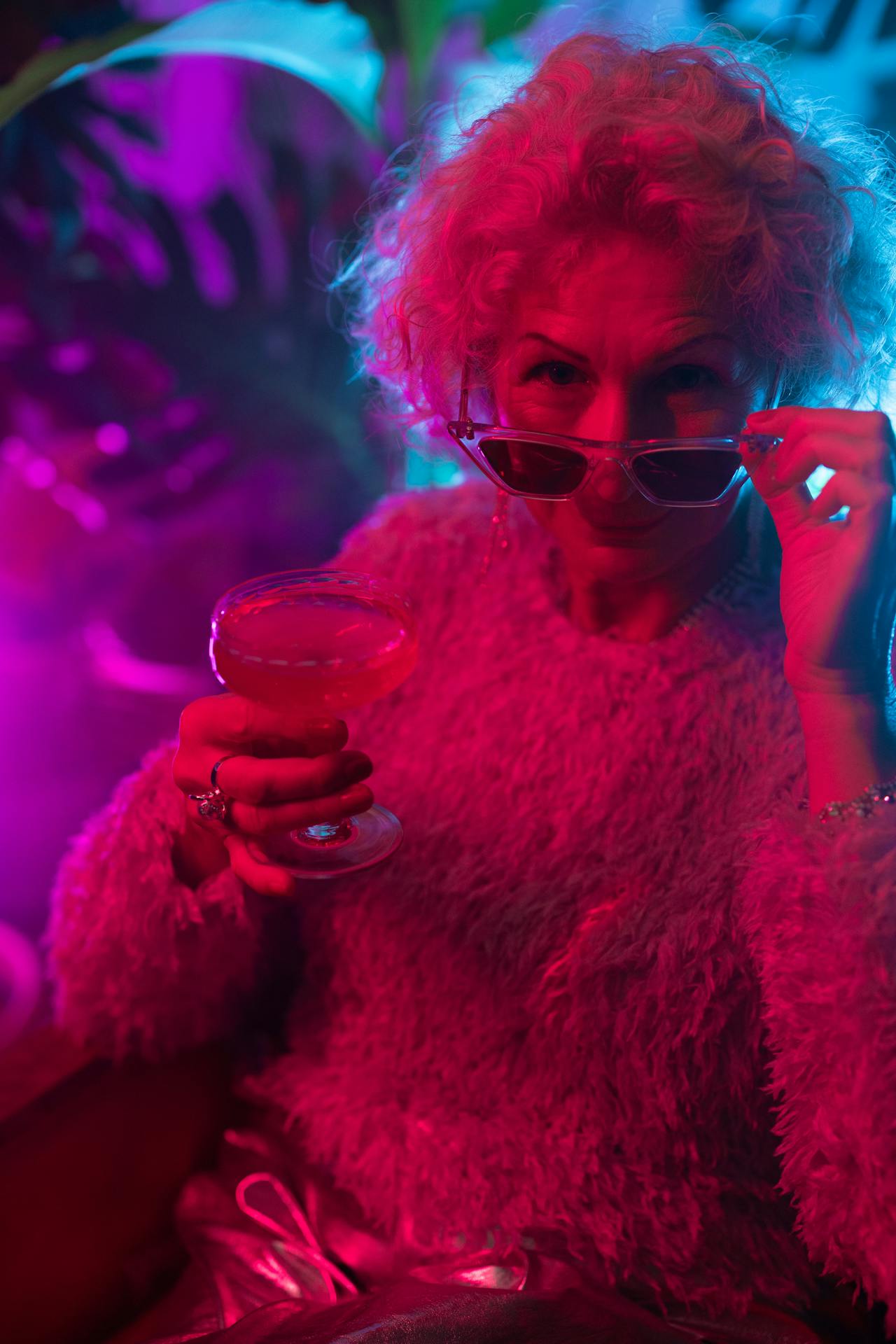 A stunned older woman looking at someone | Source: Pexels