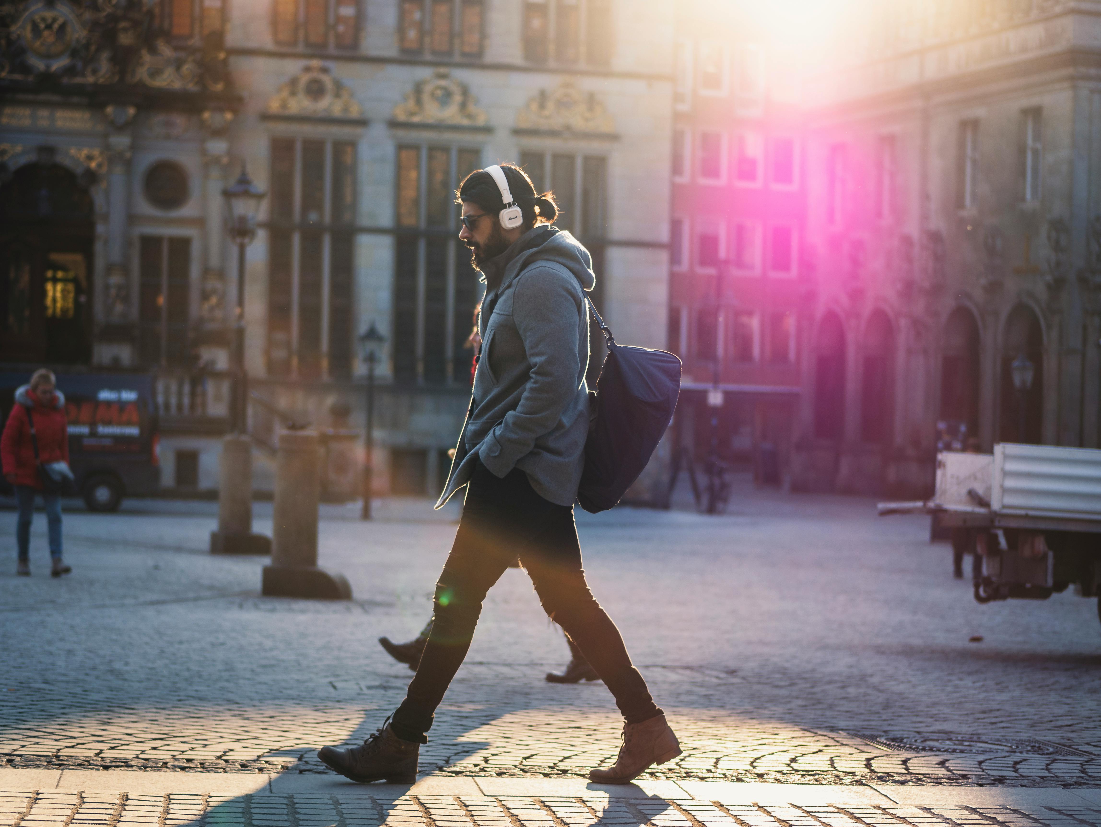 Man walking in the city | Source: Pexels