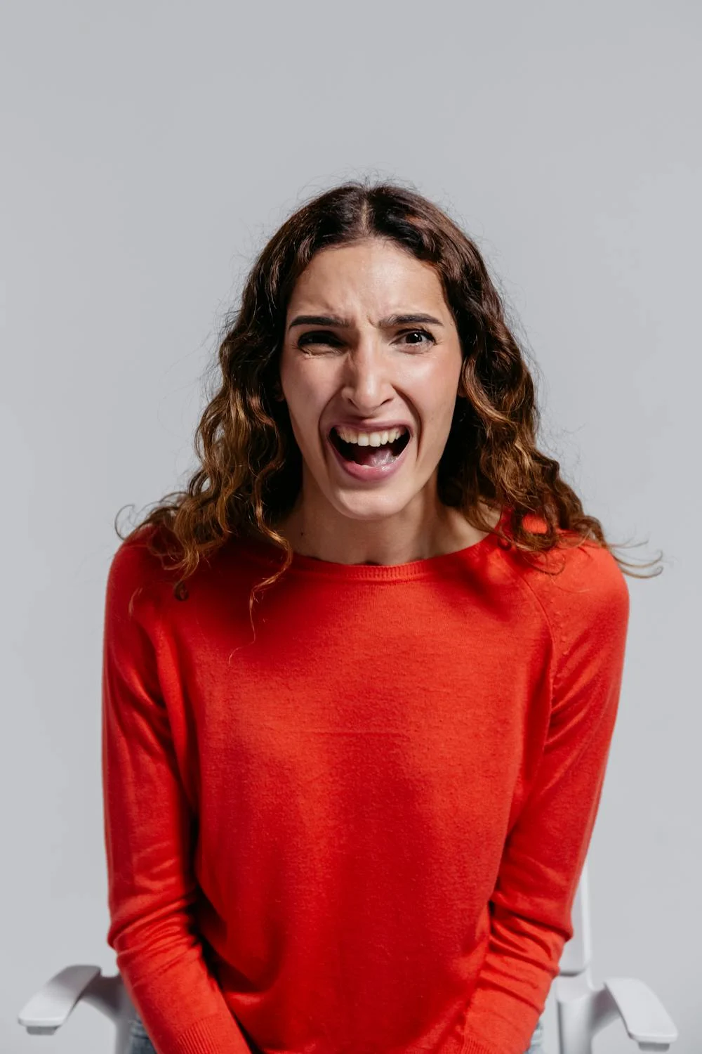 A woman shouting | Source: Pexels