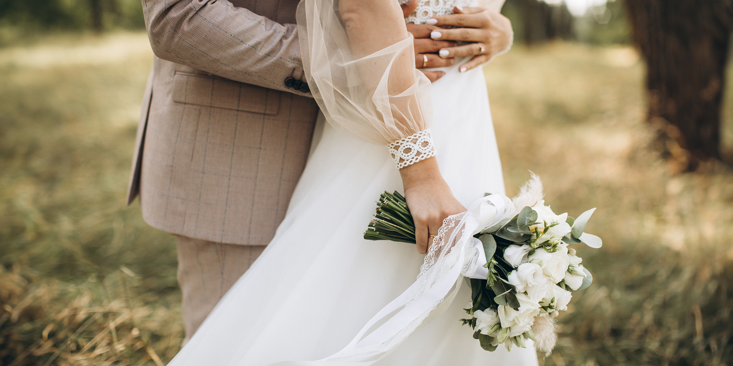 A newlywed couple | Source: Shutterstock