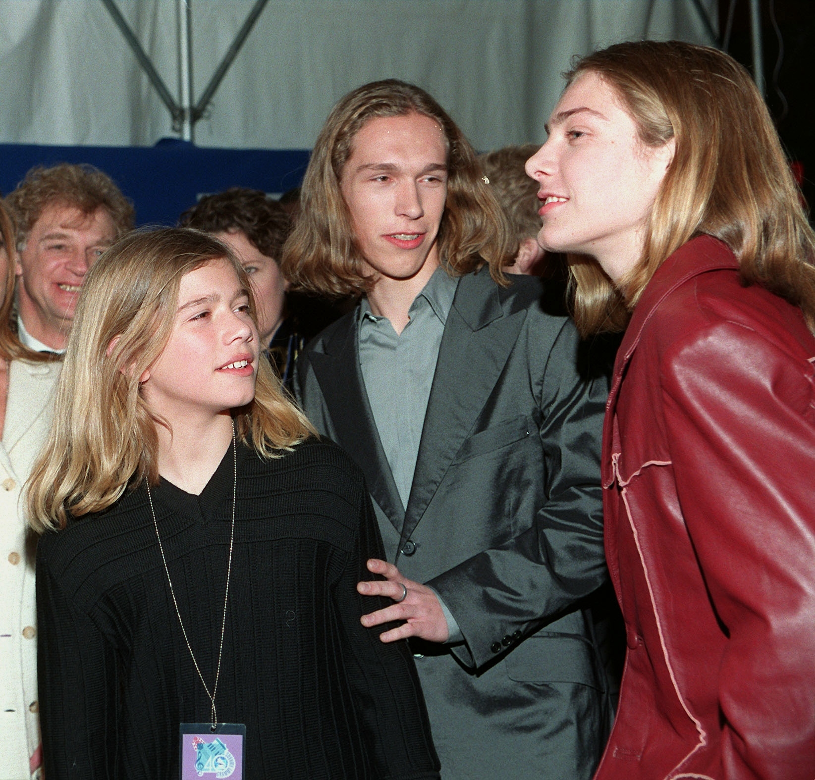 The brothers at the 40th Grammy Awards on February 25, 1998 | Source: Getty Images