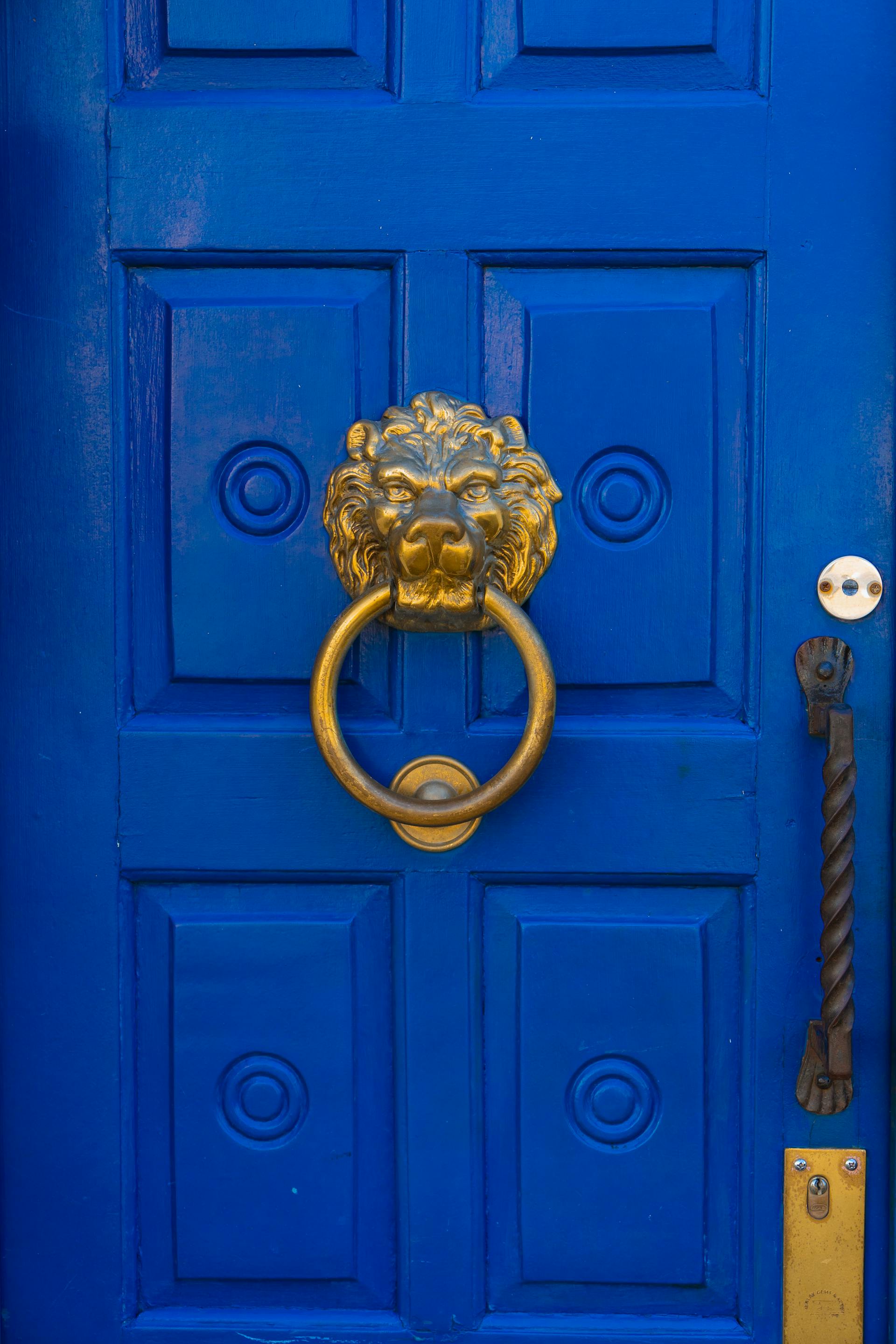 A front door | Source: Pexels