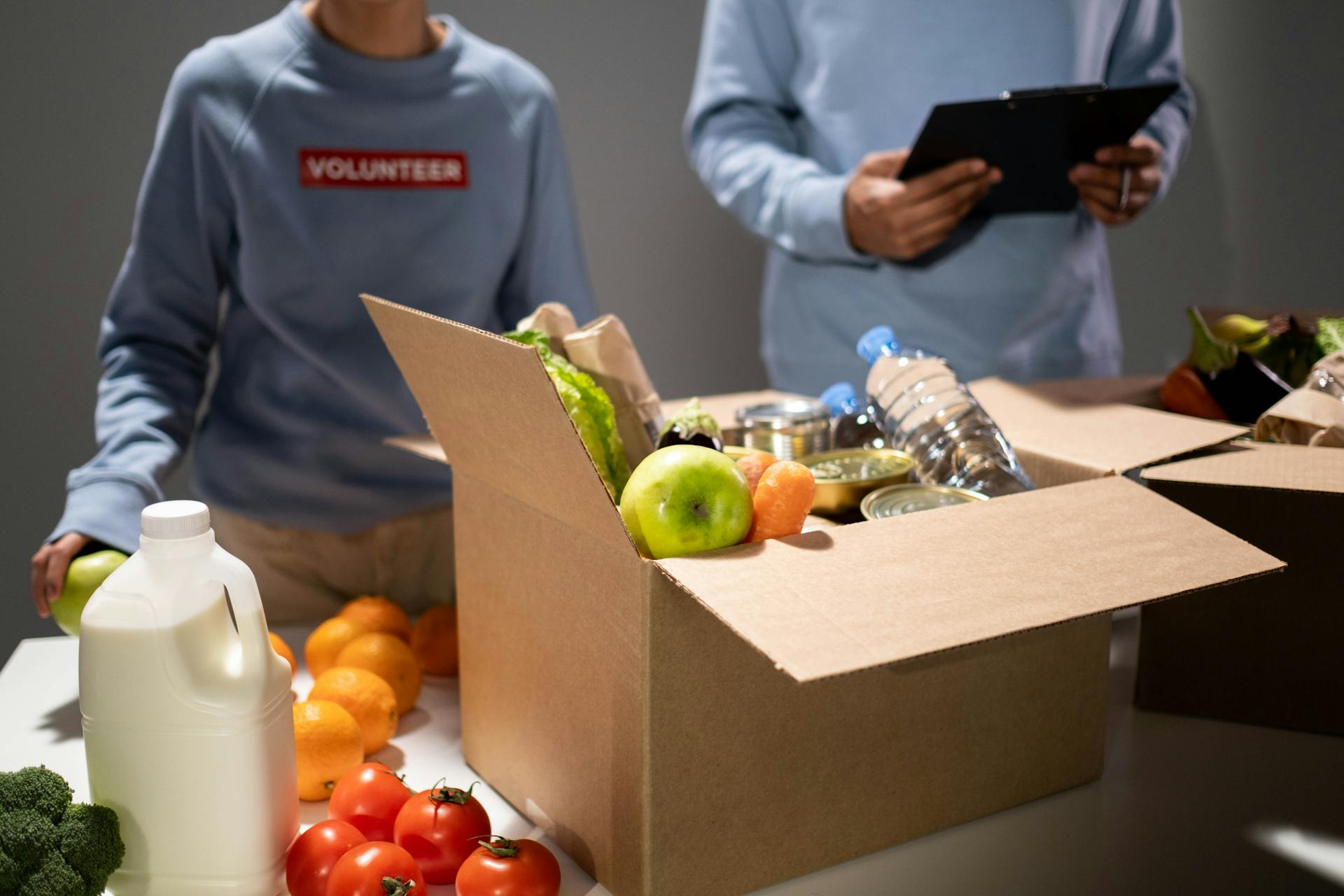 Food and drinks inside a carton box | Source: Pexels