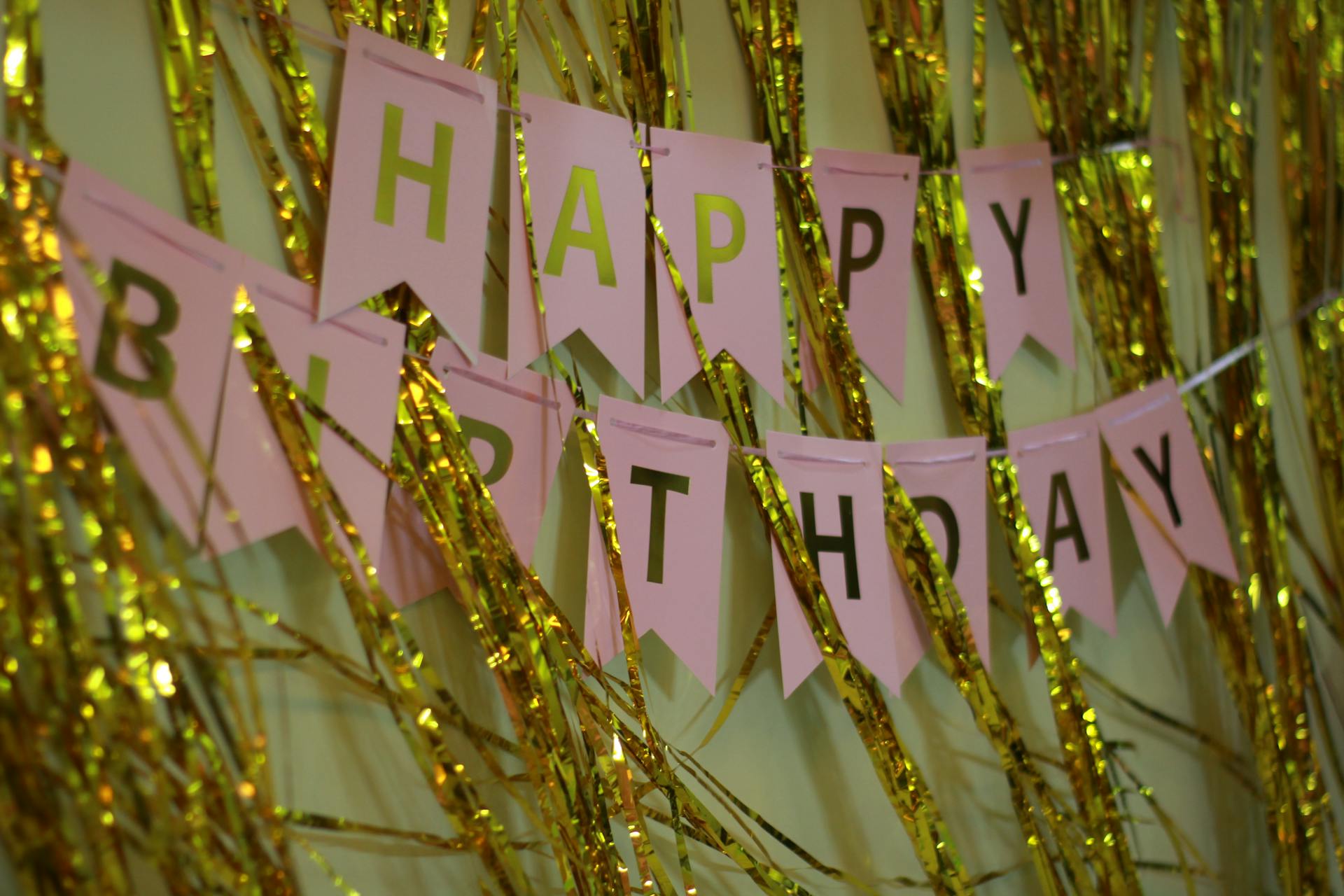 A "Happy Birthday" banner | Source: Pexels