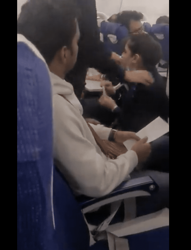 The female flight attendant from IndiGo airline | Source: Twitter.com/shukla_tarun