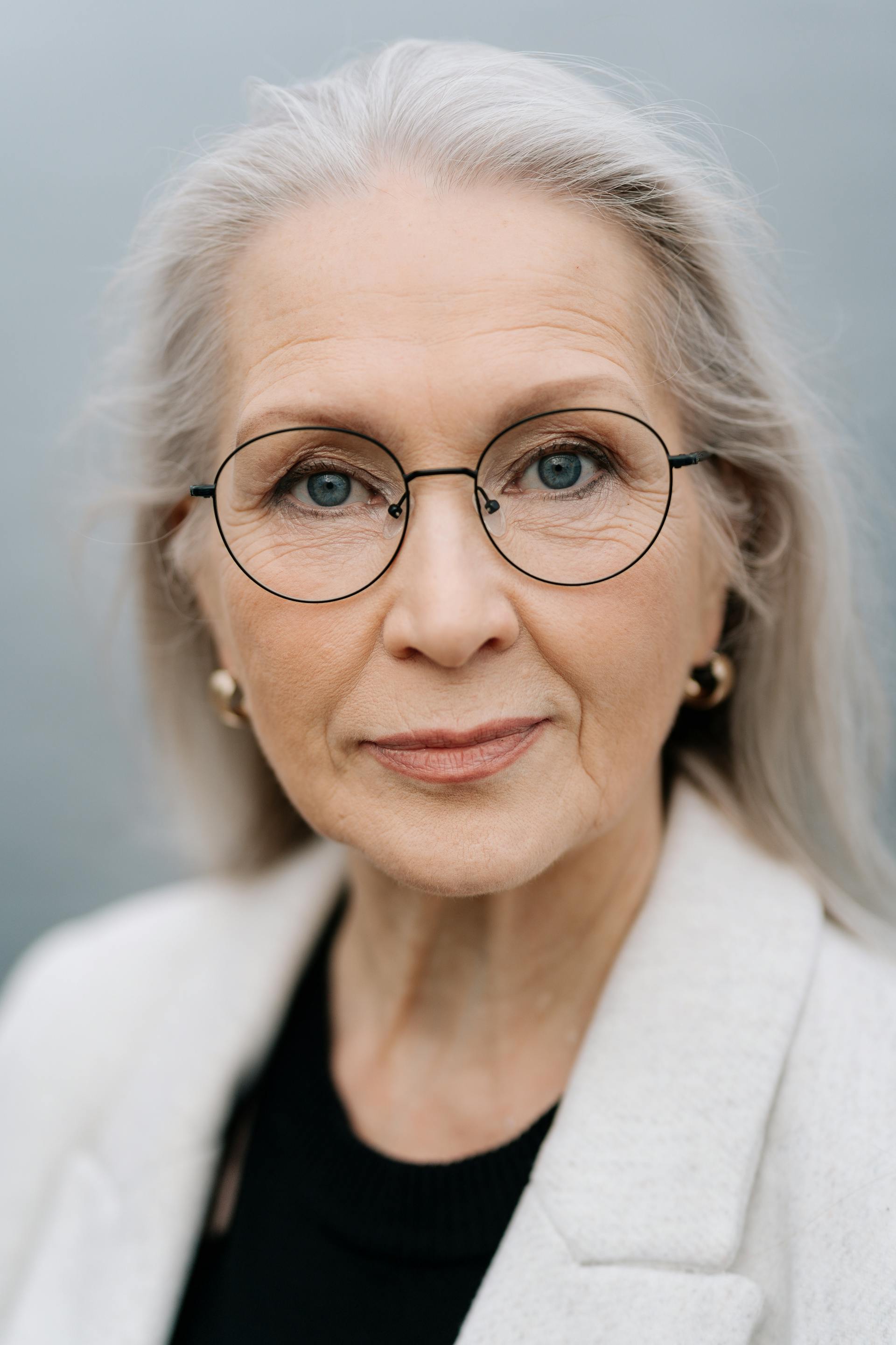 A serious-looking woman | Source: Pexels