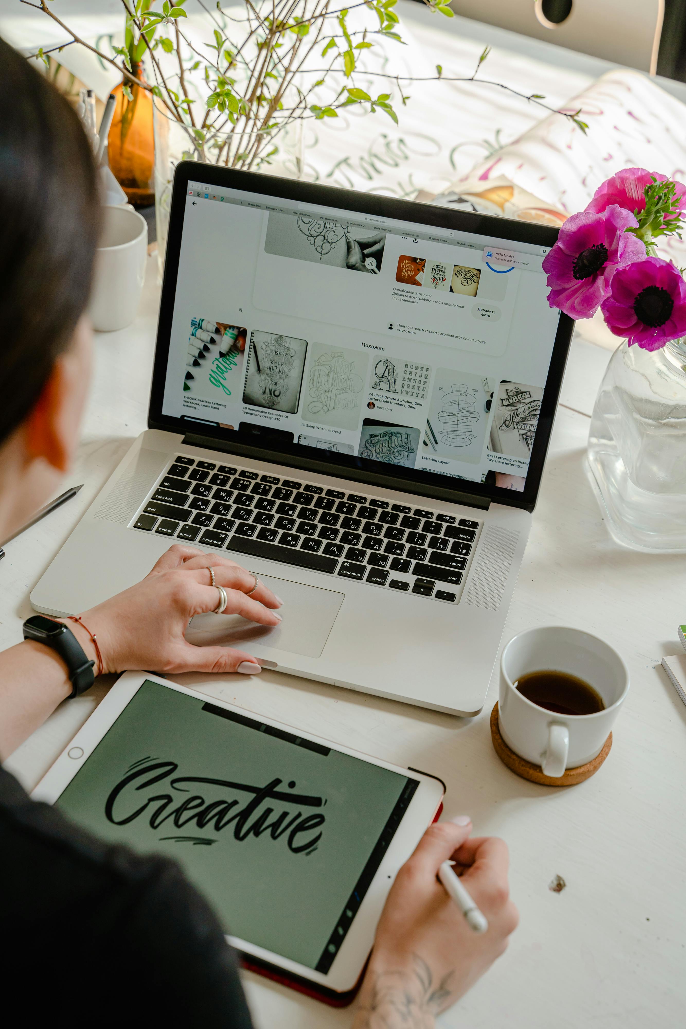 A person working on their laptop | Source: Pexels