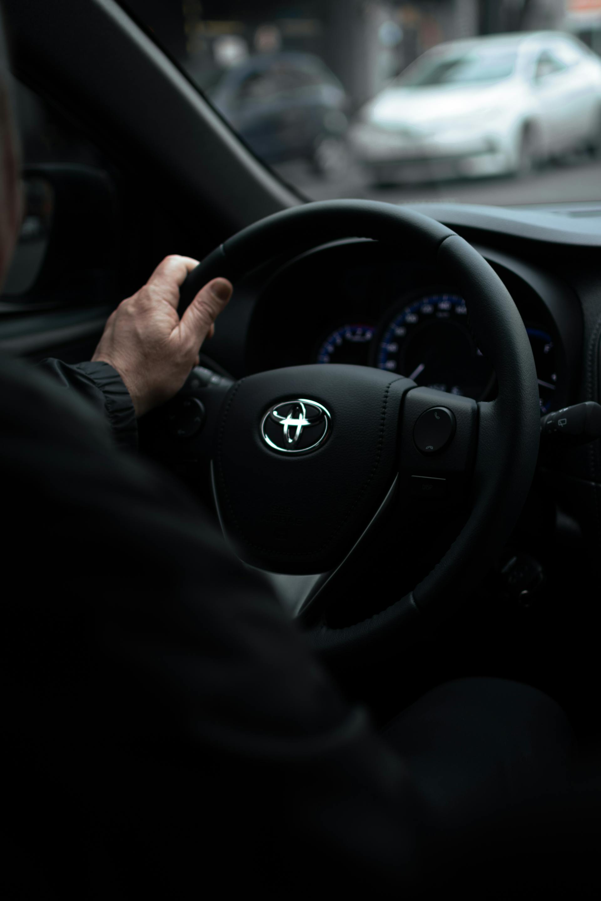 A man driving a car | Source: Pexels