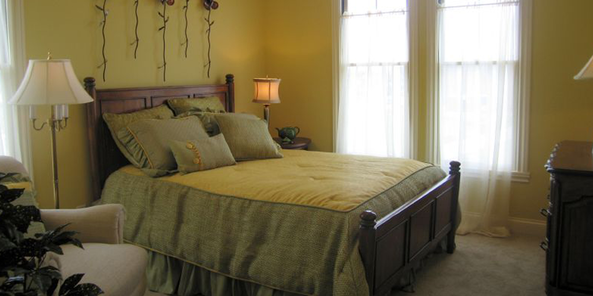 The interior of a bedroom | Source: Flickr