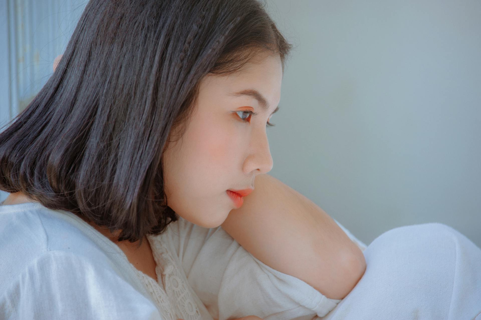 A thoughtful teen girl | Source: Pexels