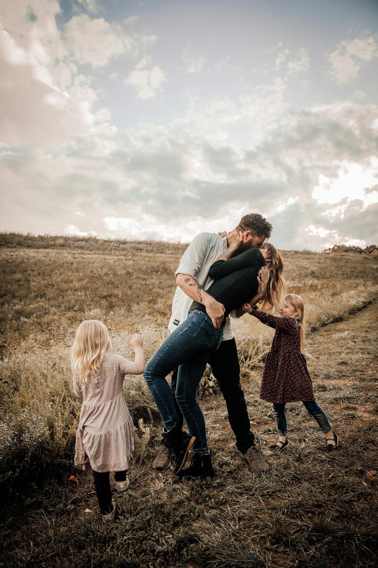 A happy family | Source: Pexels