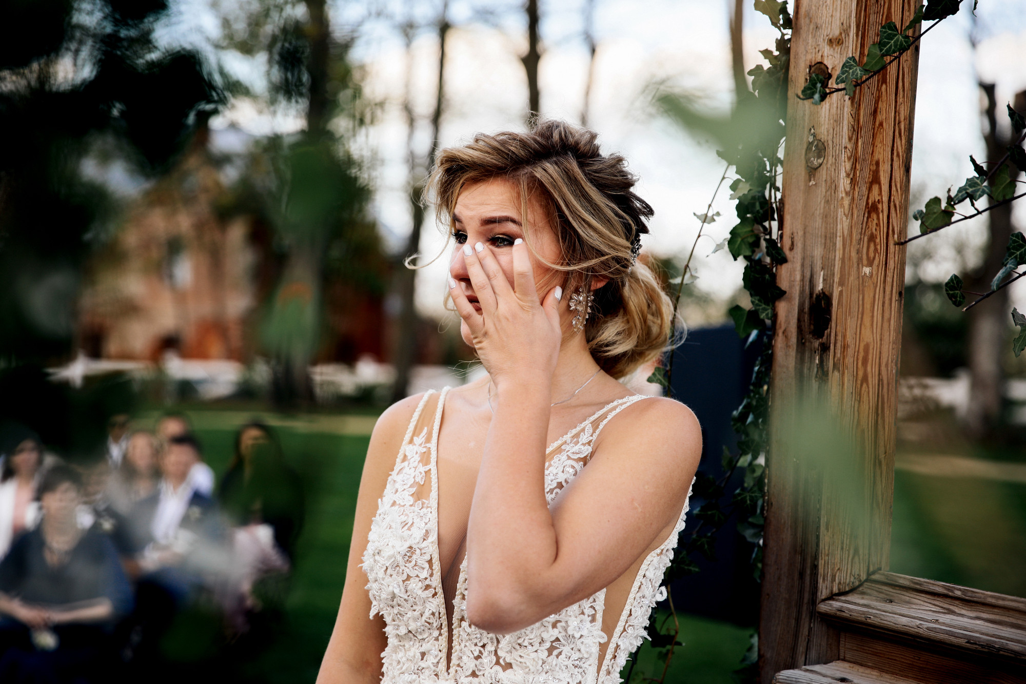 A teary-eyed bride | Source: Freepik