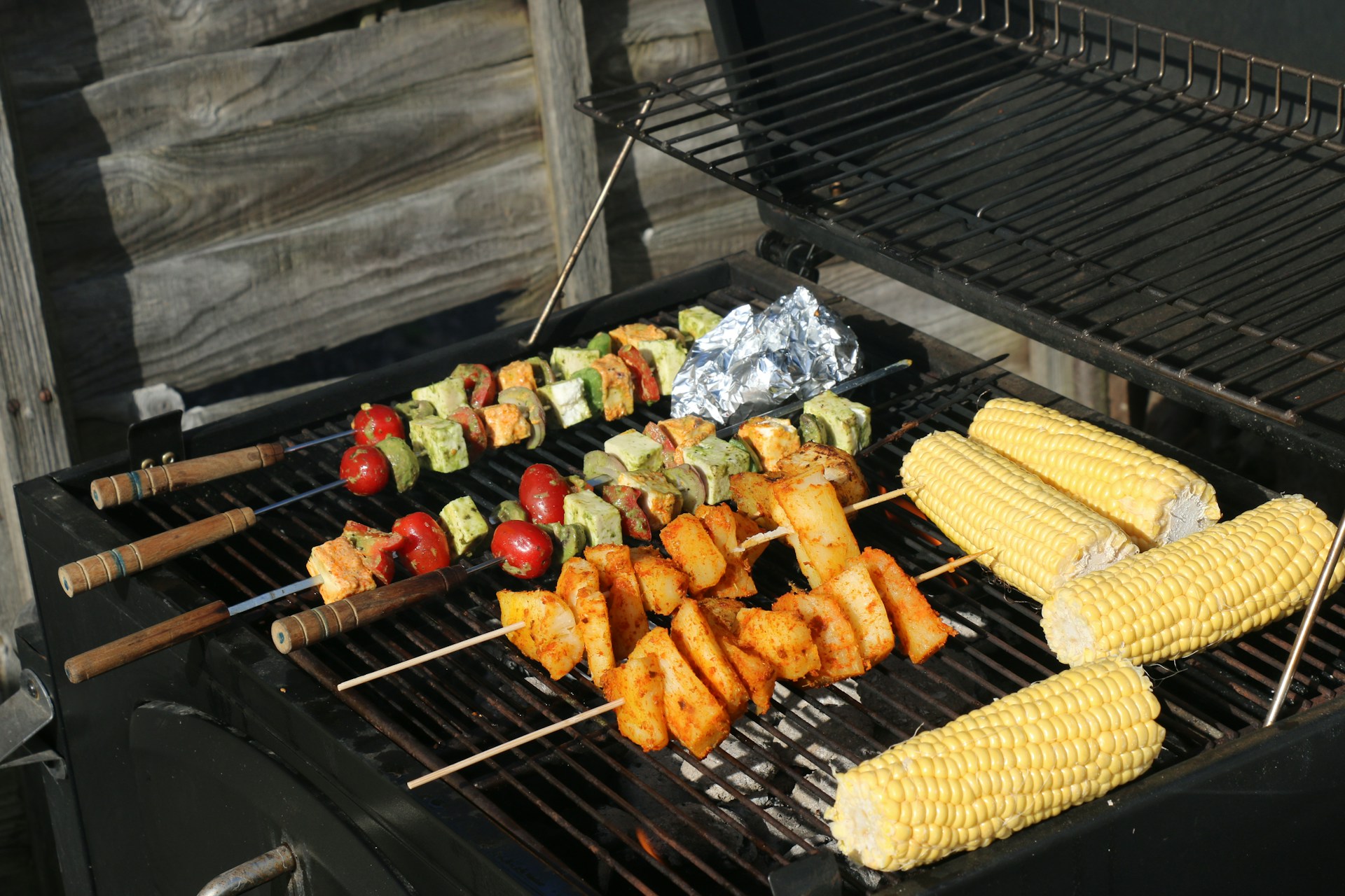 A barbecue grill | Source: Unsplash