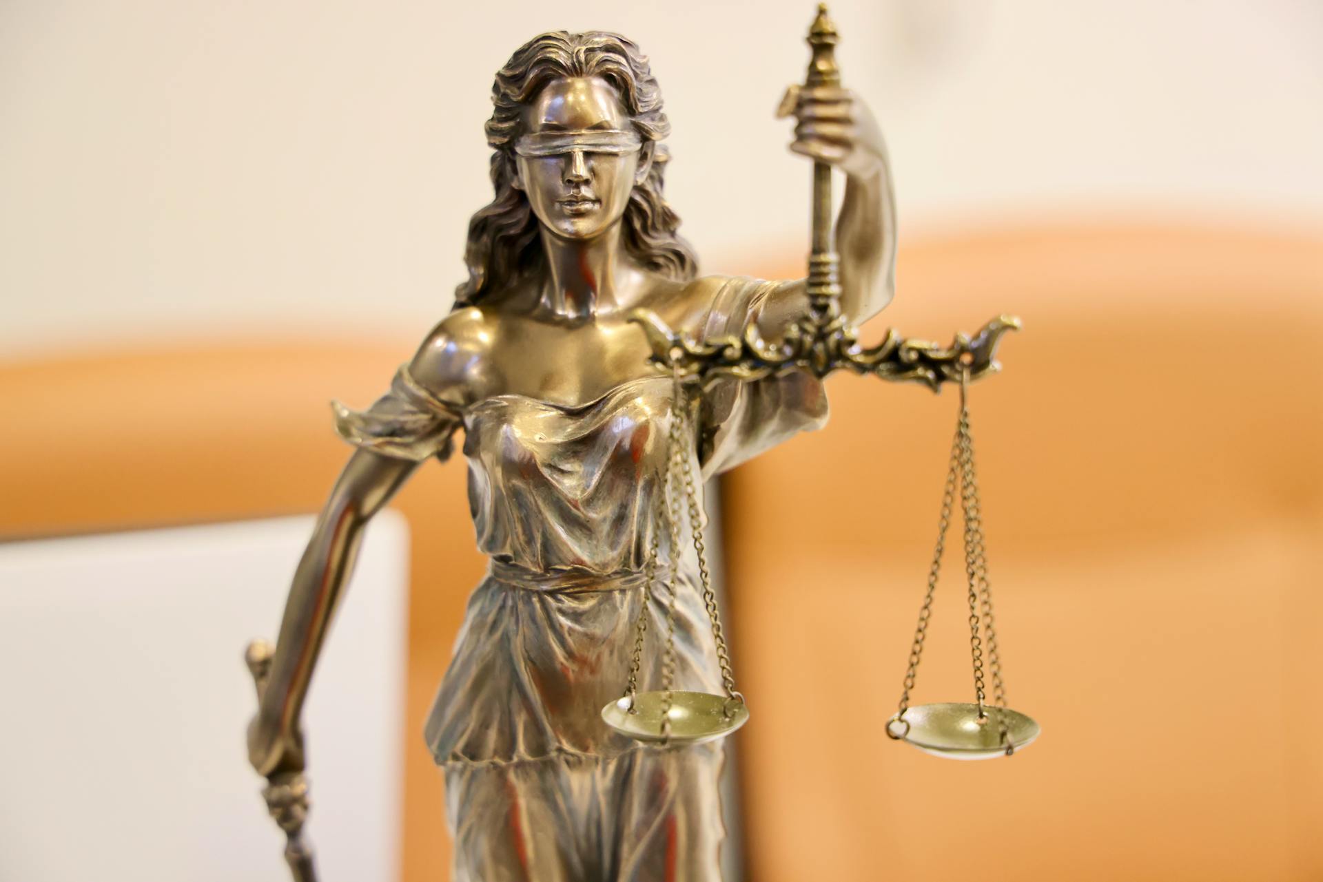 Statue of Lady Justice with the scales | Source: Pexels