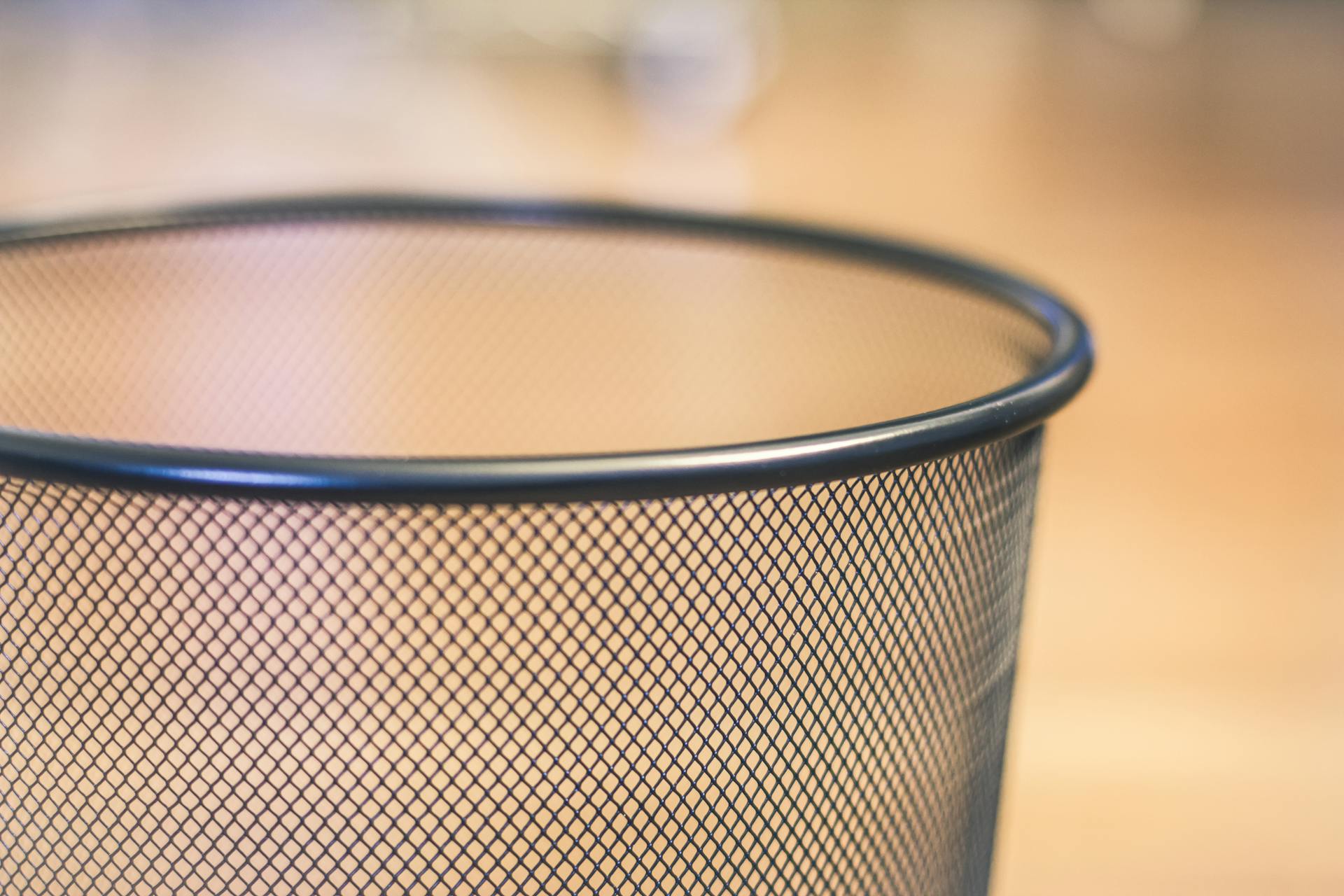 A close-up shot of a trash bin | Source: Pexels