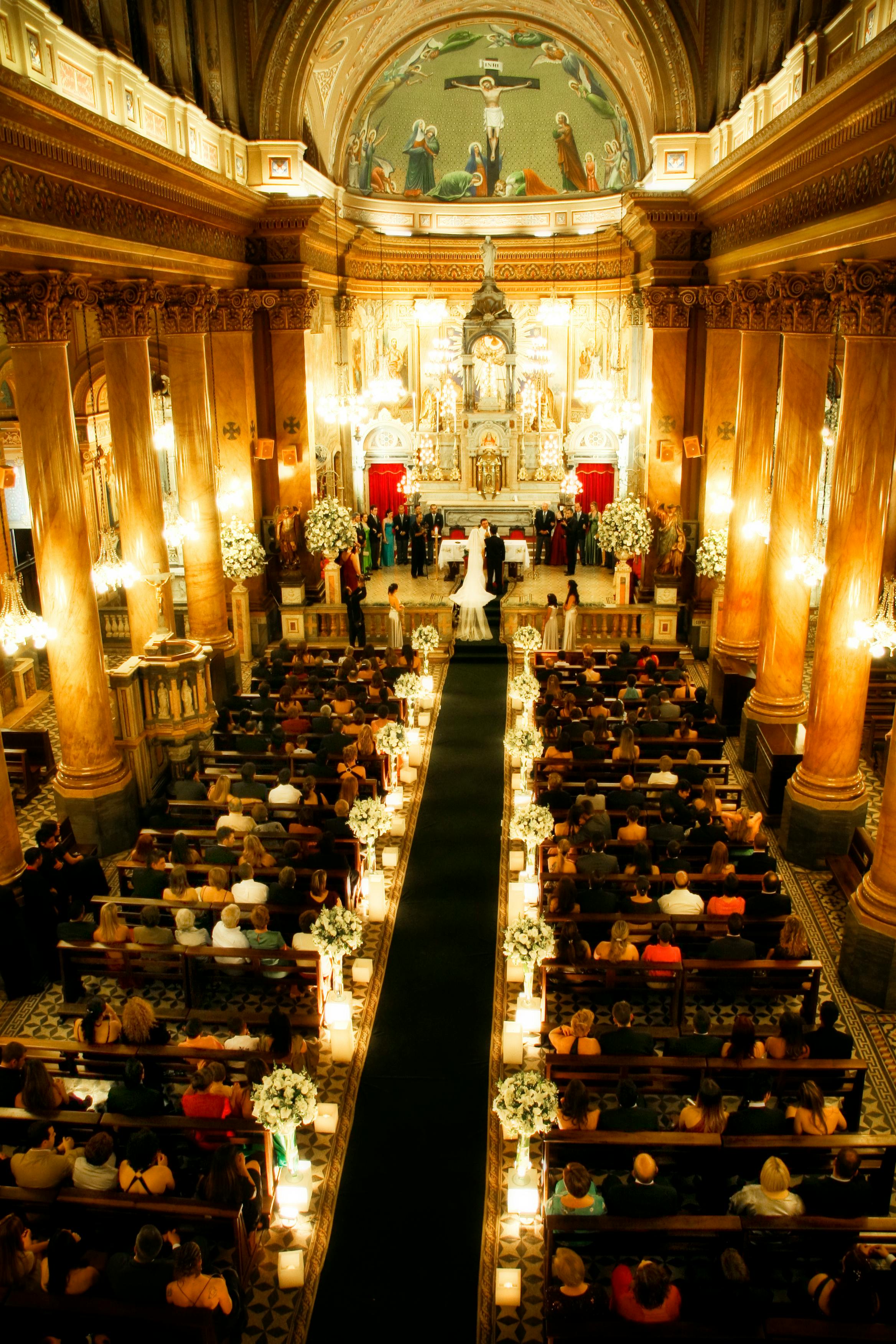 A crowd at a church wedding | Source: Pexels