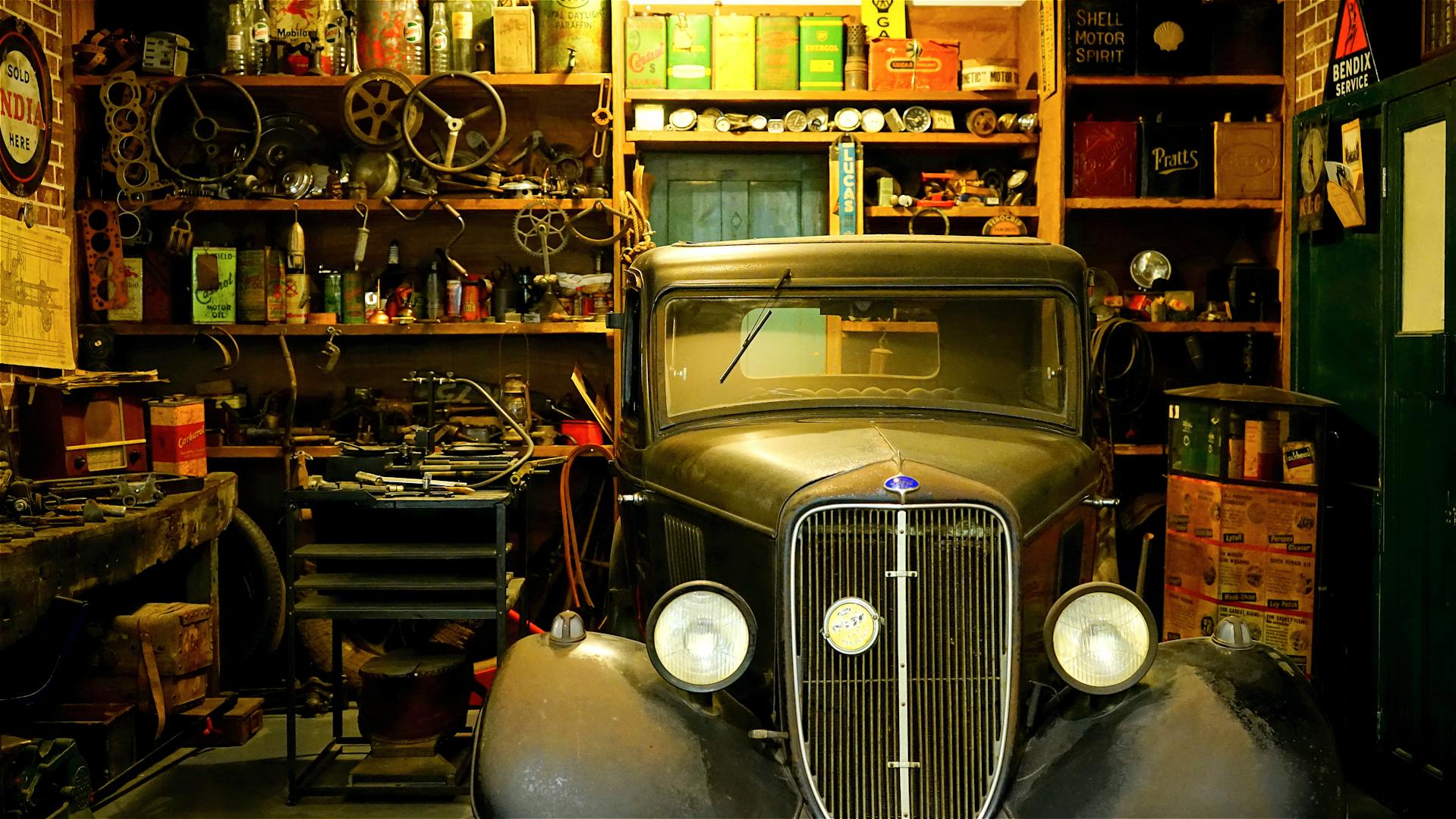 A home garage | Source: Pexels