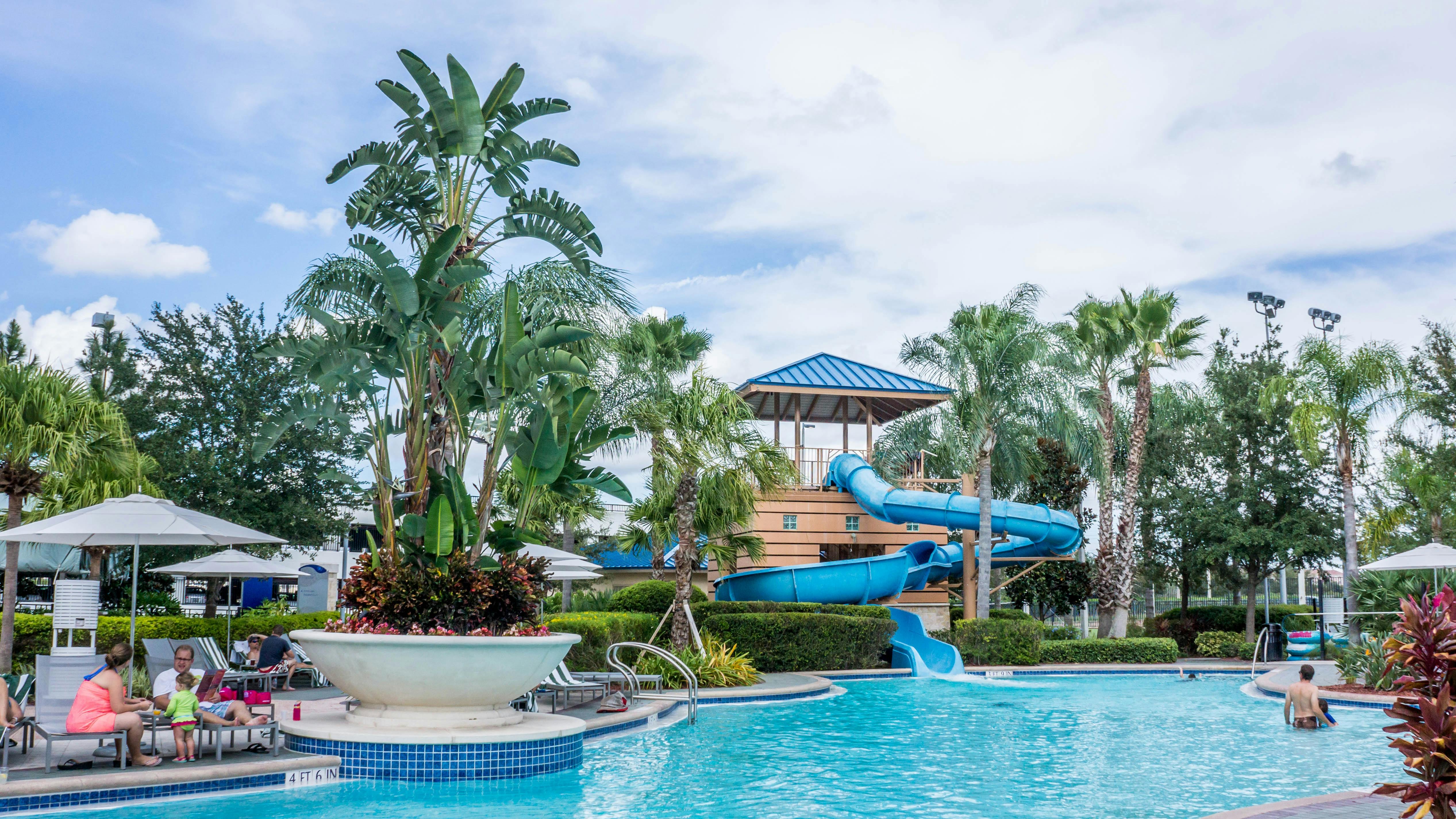 A pool at an amusement park | Source: Pexels
