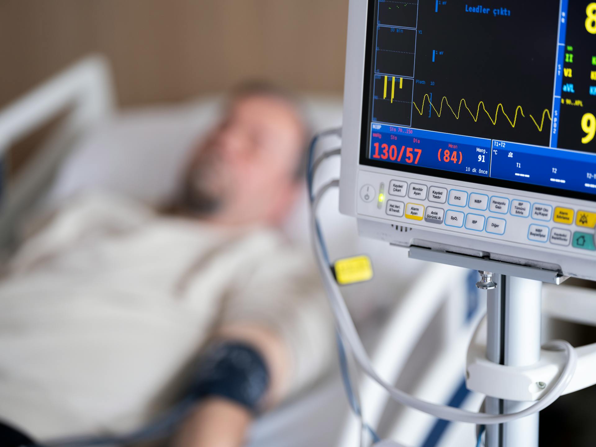 A closeup shot of a patient's blood pressure and pulse being measured in a hospital | Source: Pexels