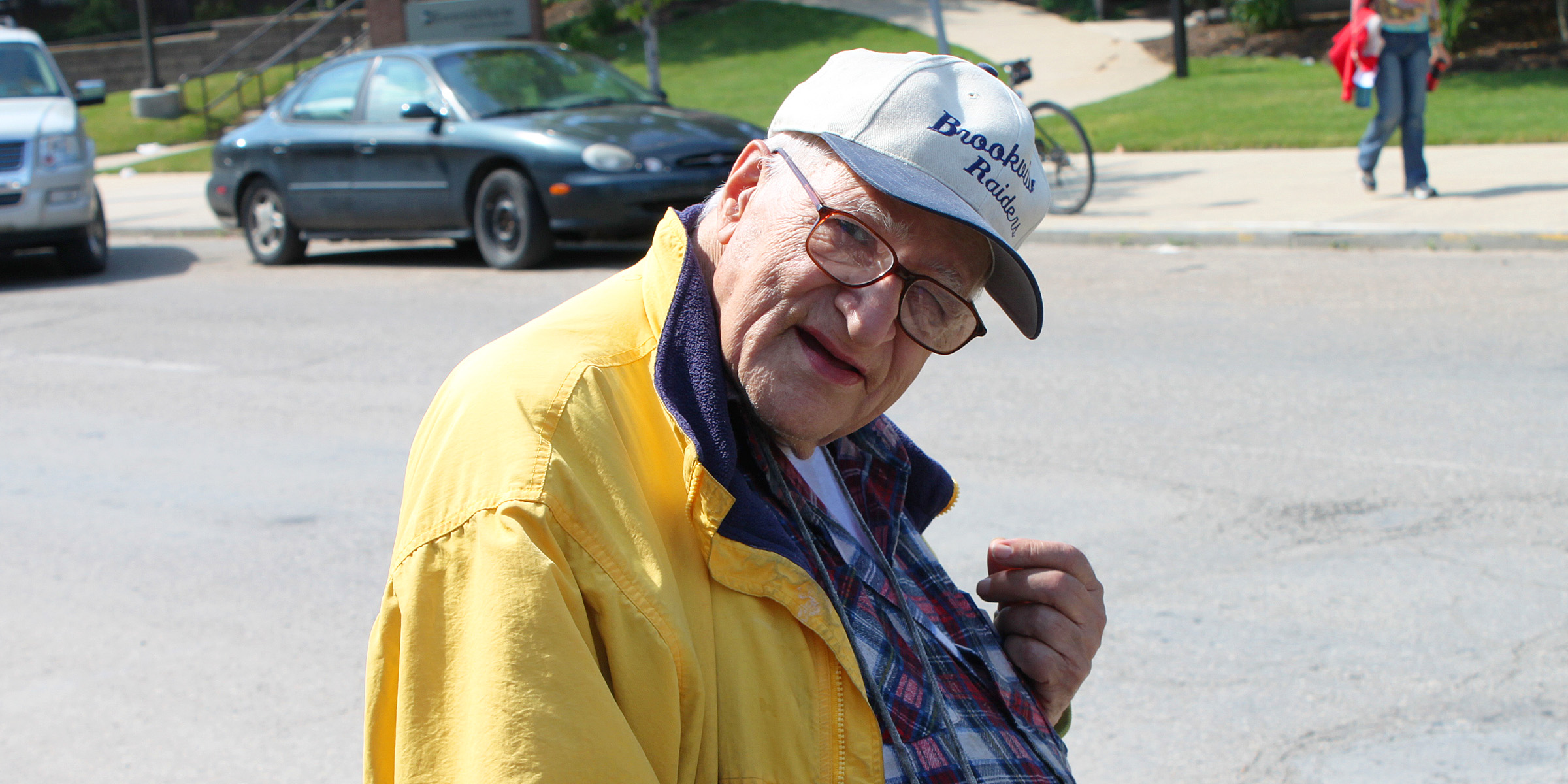 A close-up of an old man | Source: Flickr