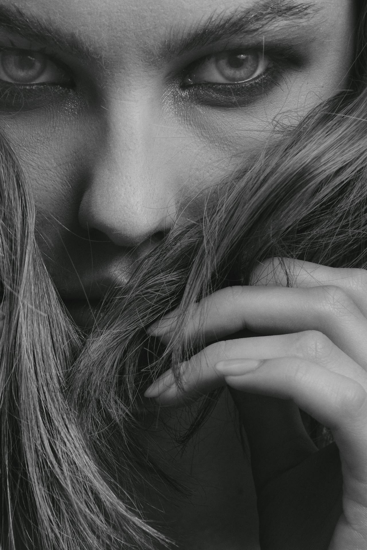A woman staring fiercely | Source: Pexels