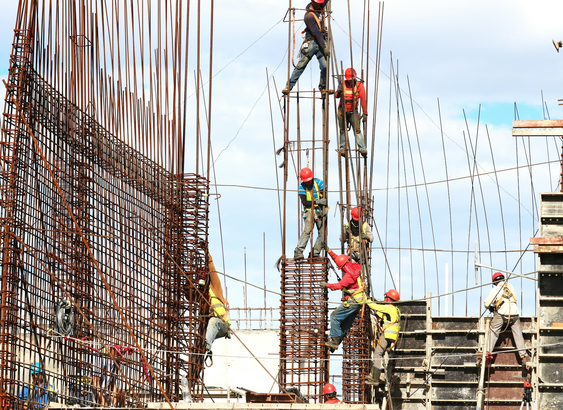 Construction workers on duty | Source: Unsplash