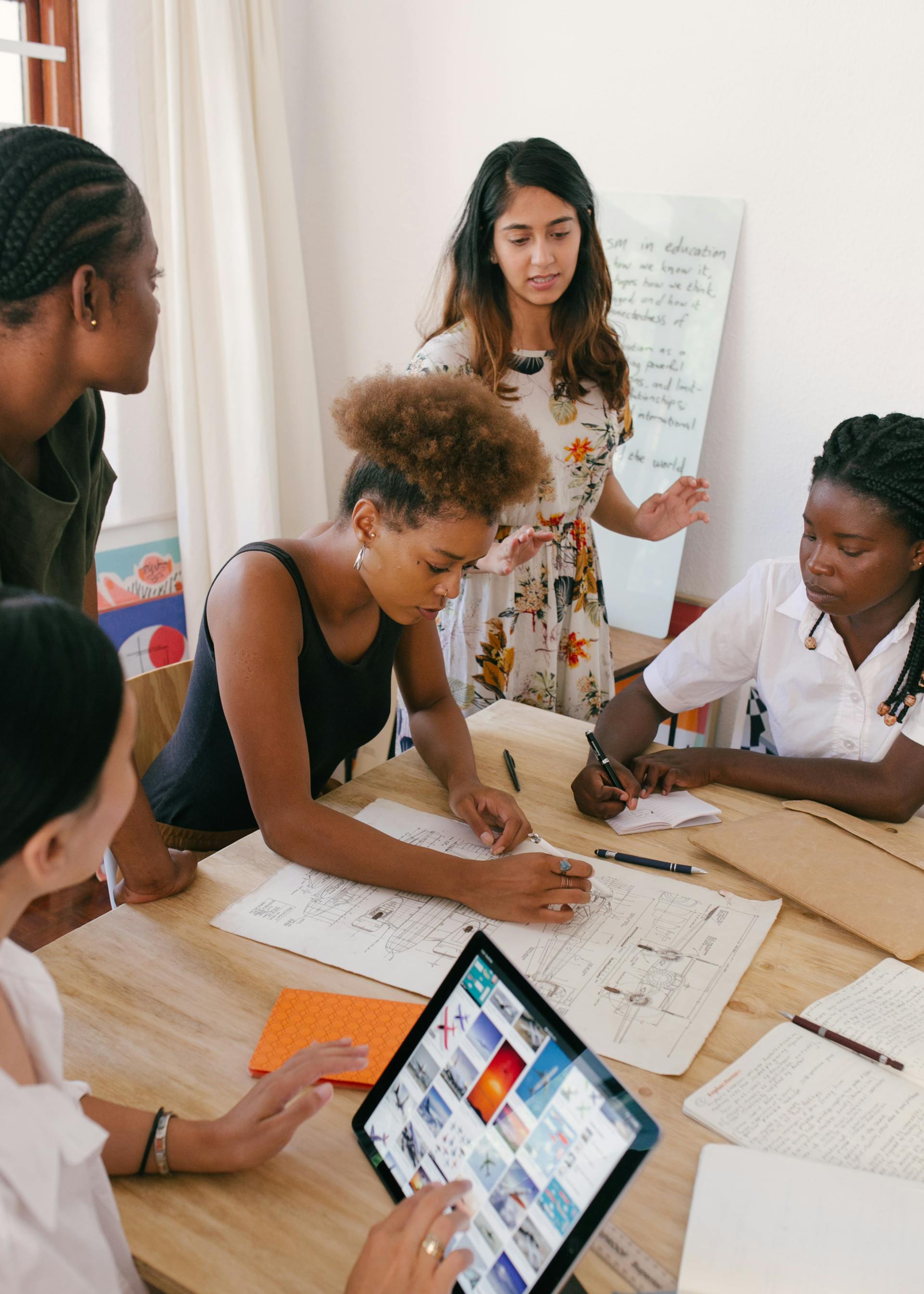 People in a business meeting | Source: Pexels