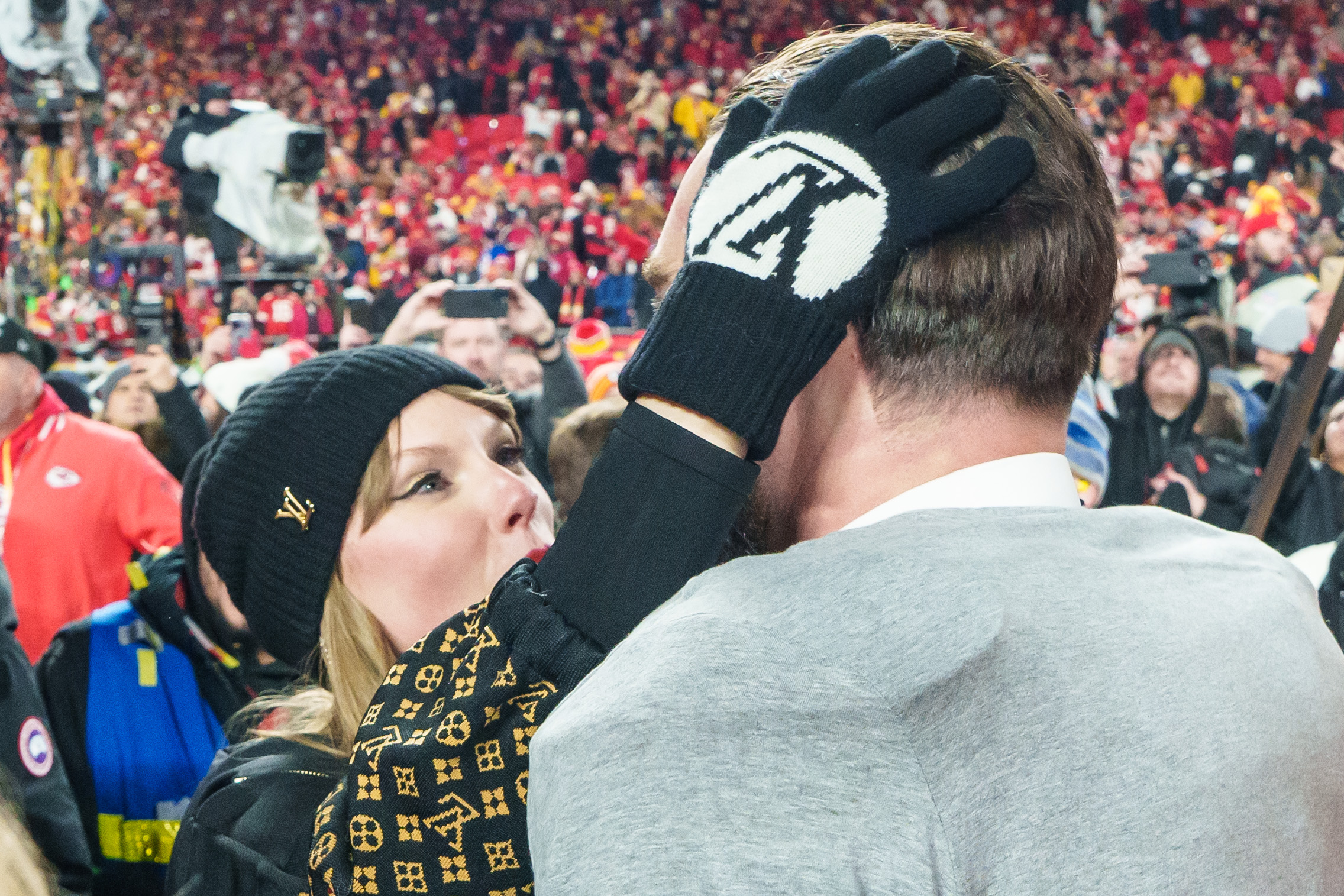 Taylor Swift embraces Travis Kelce on January 26, 2025 | Source: Getty Images