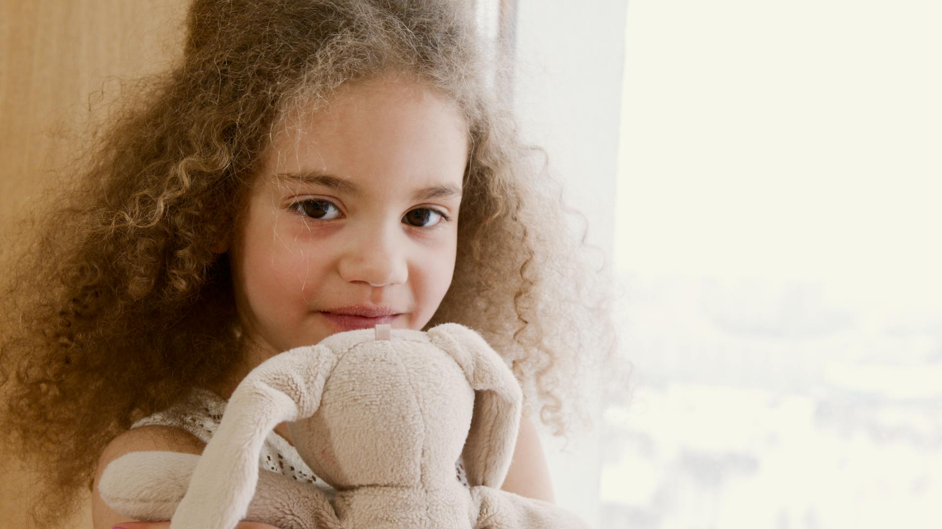 A sleepy girl | Source: Pexels