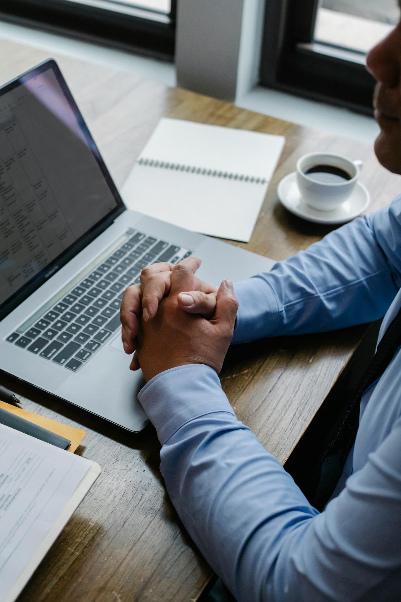 A man in his office | Source: Pexels