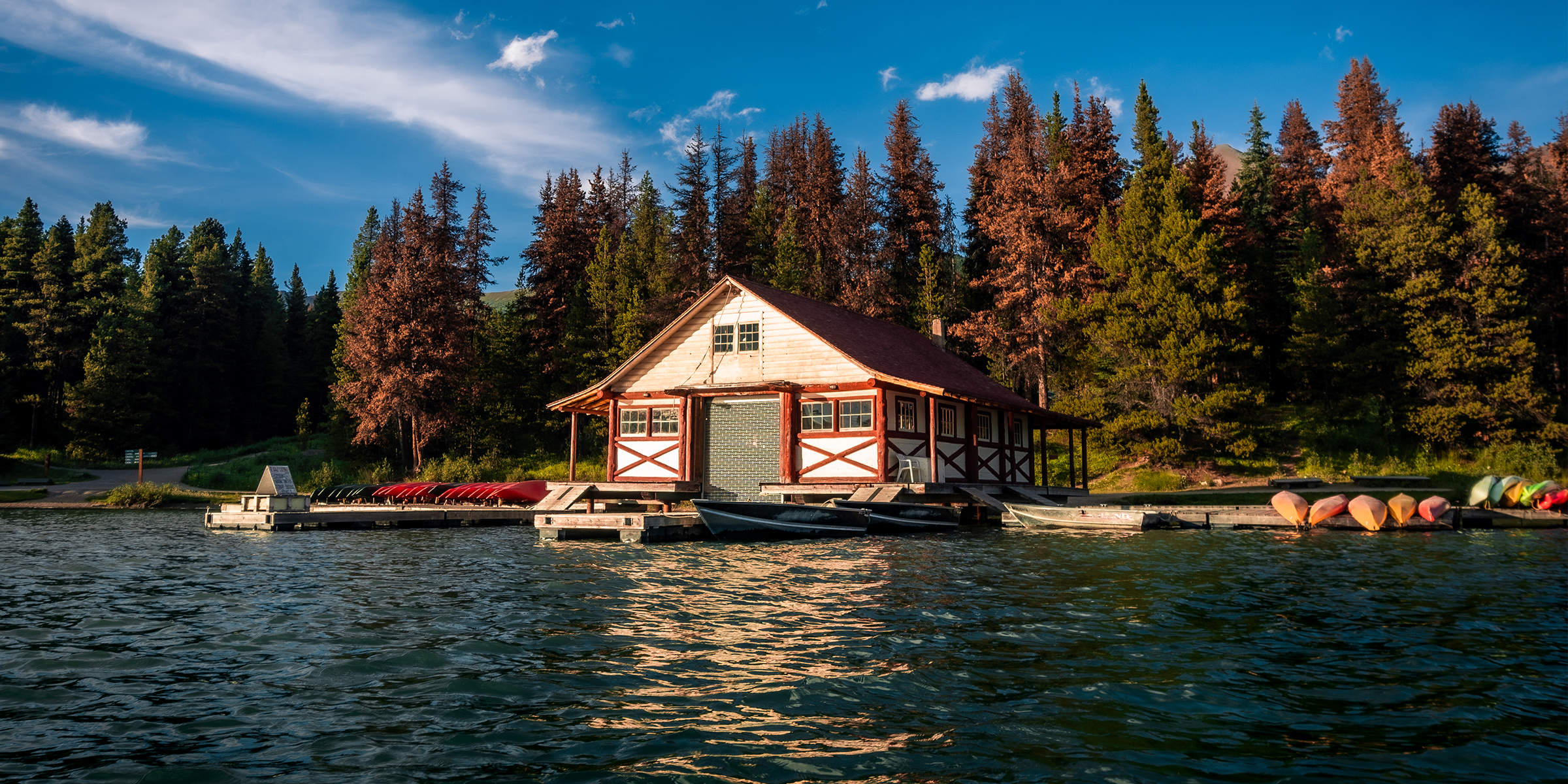 A breathtaking lake house | Source: Shutterstock