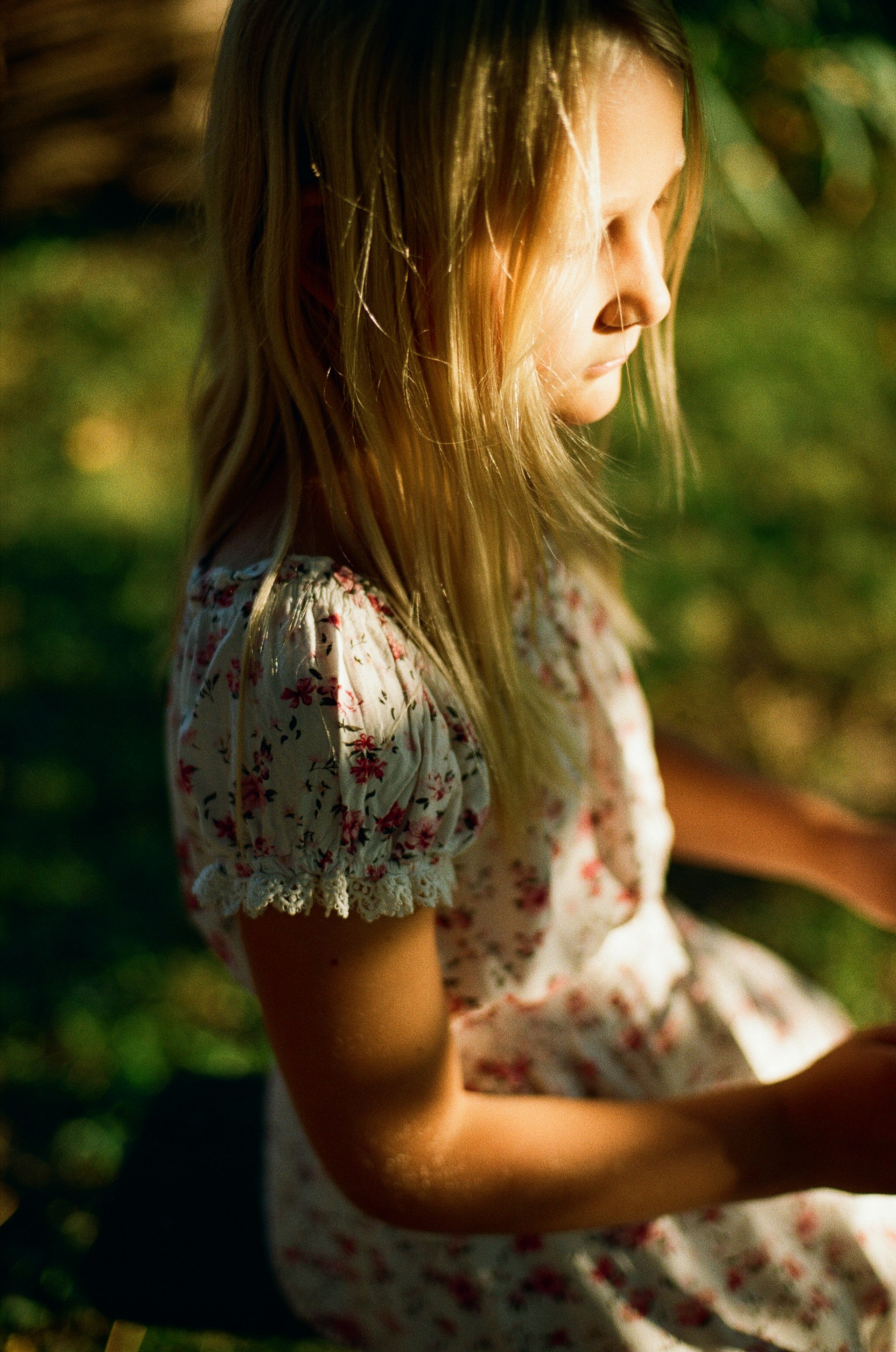 A depressed young girl | Source: Unsplash