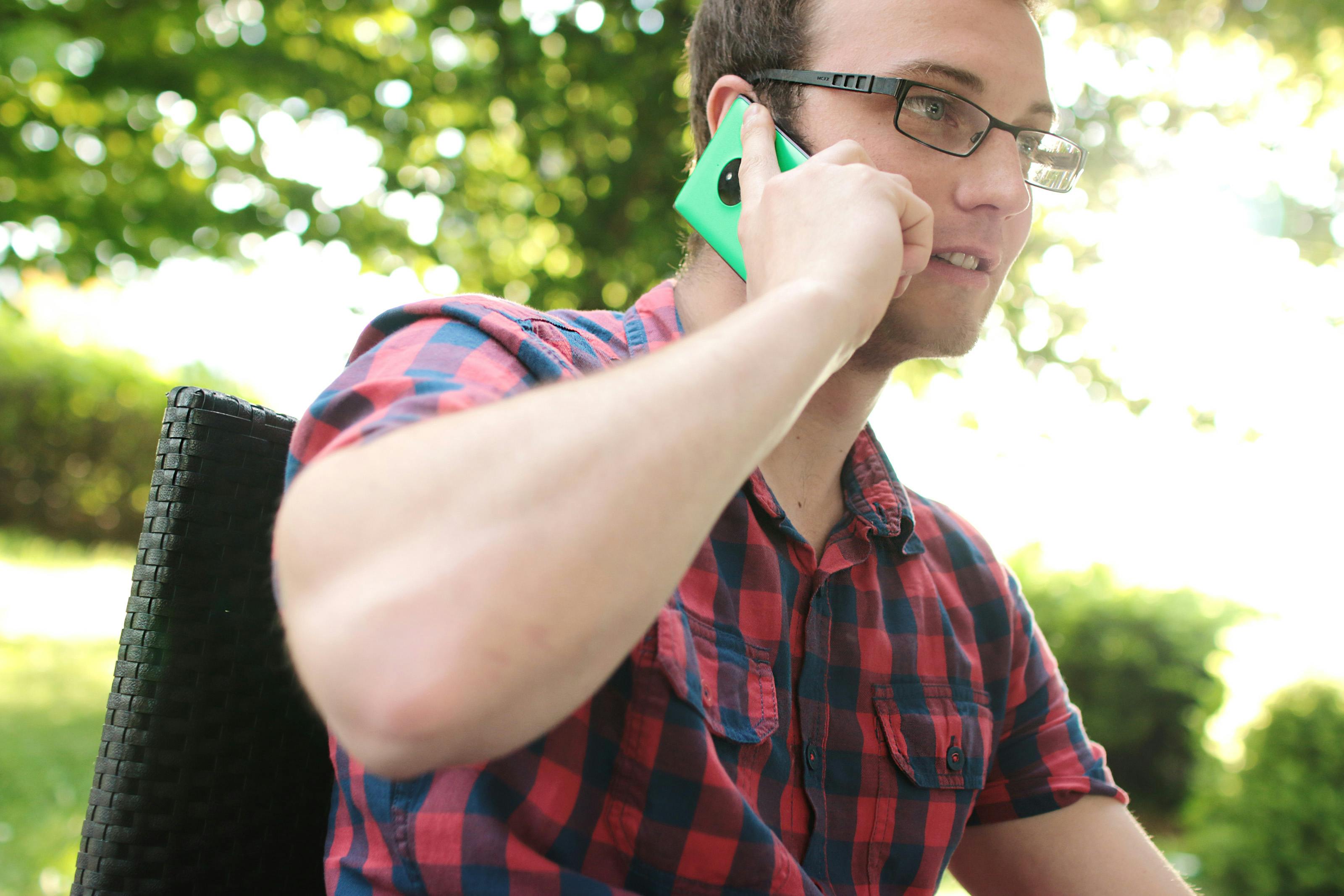 A man talking on his phone | Source: Pexels