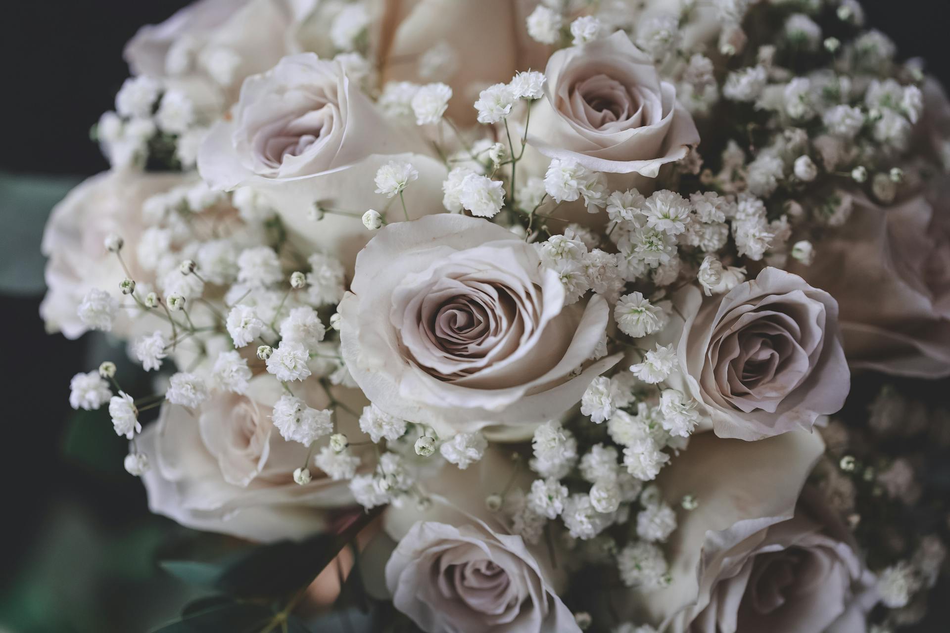 Close-up shot of a bouquet of flowers | Source: Pexels
