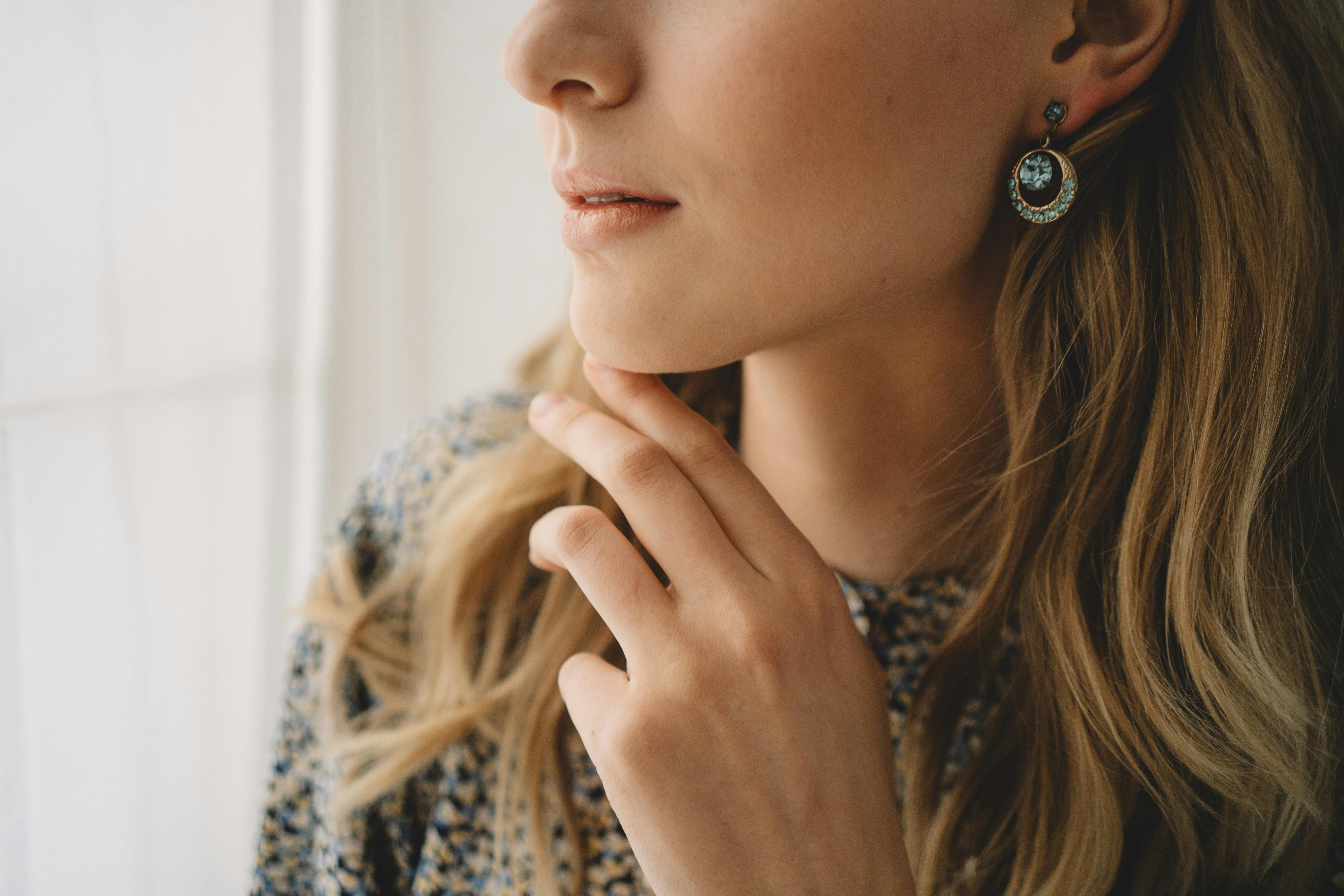 A woman thinking | Source: Pexels