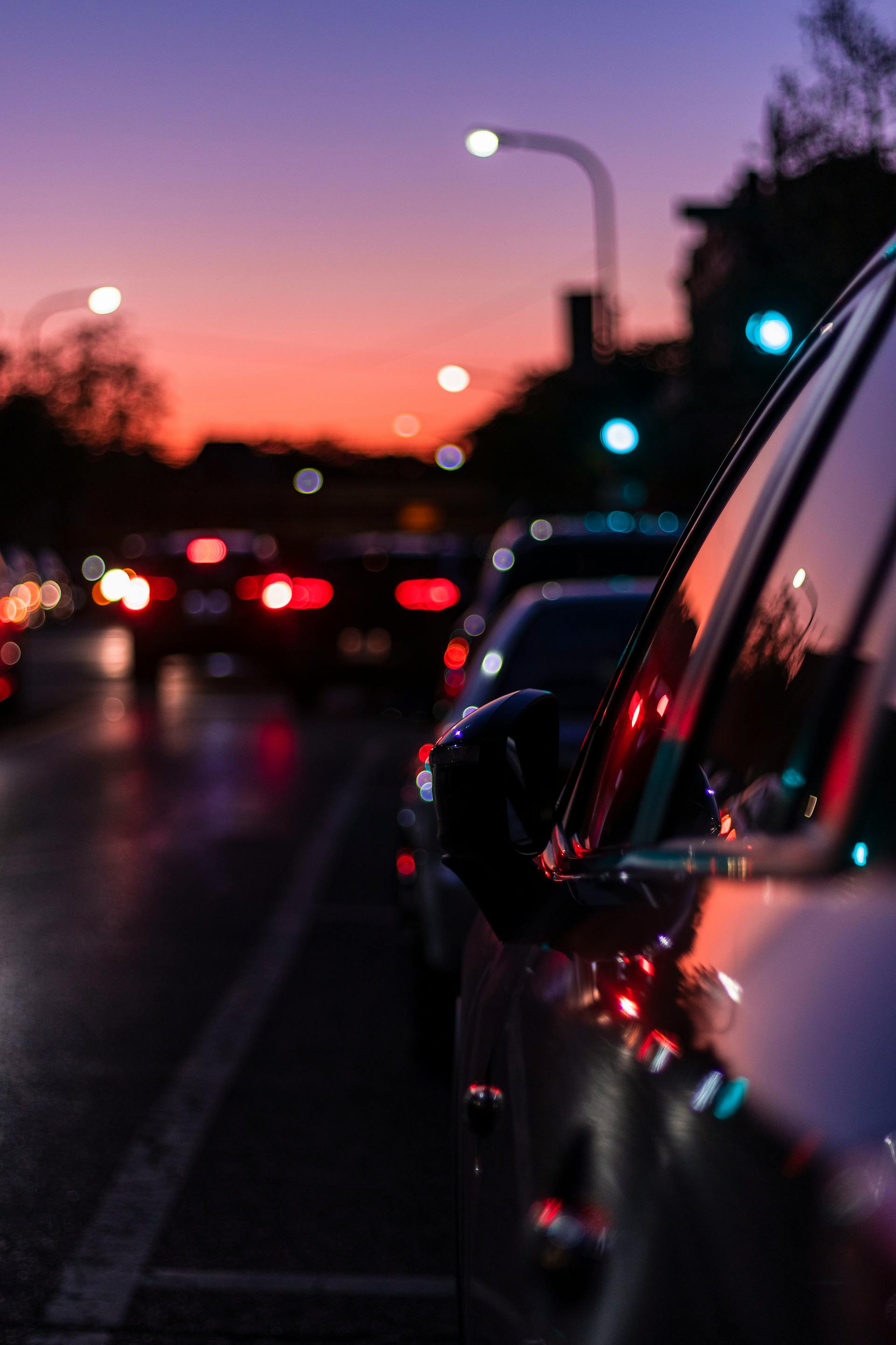 Evening traffic in a city | Source: Pexels