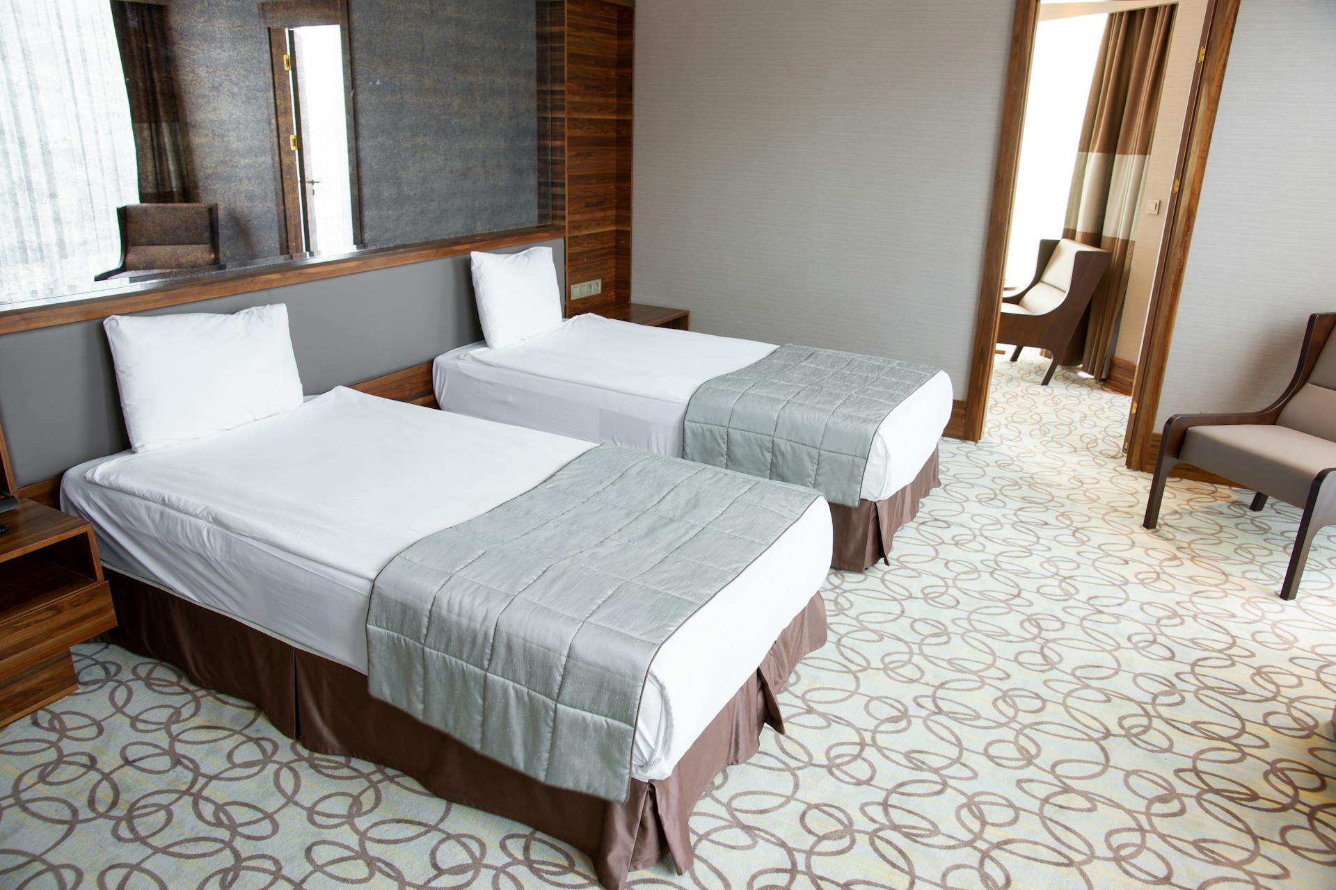 Beds in a hotel room | Source: Pexels