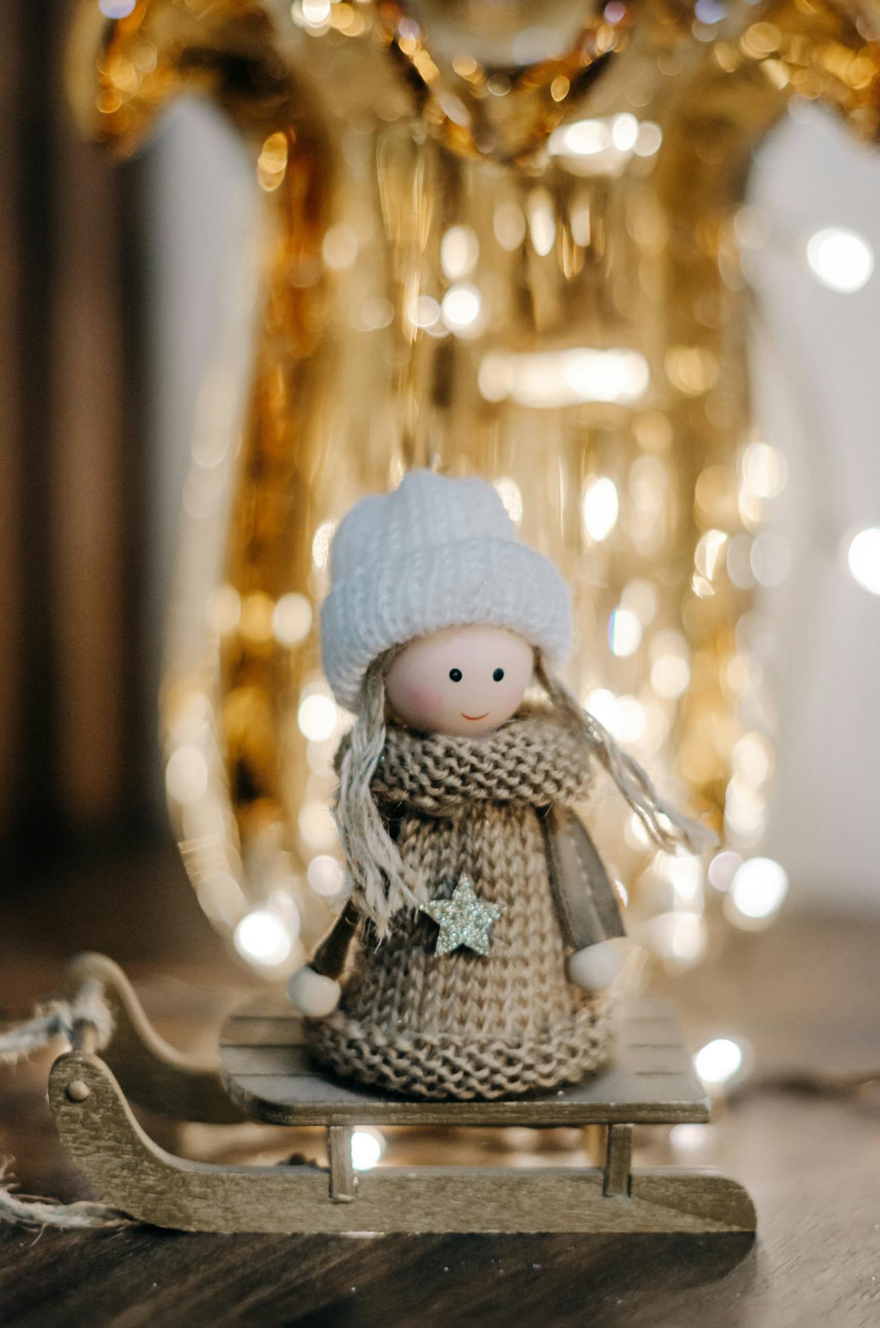 A doll on a table | Source: Pexels