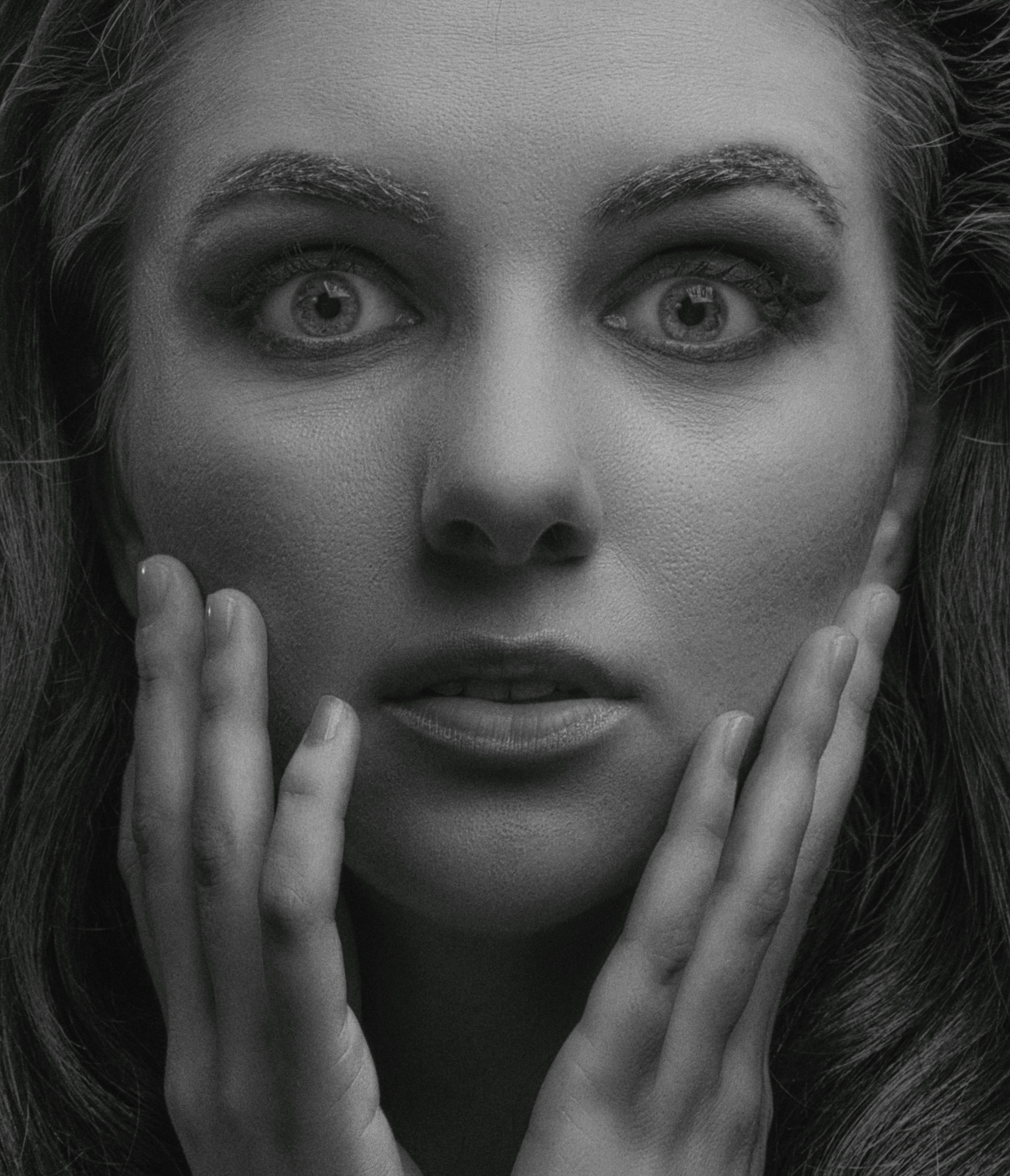 A shocked woman with wide eyes | Source: Pexels